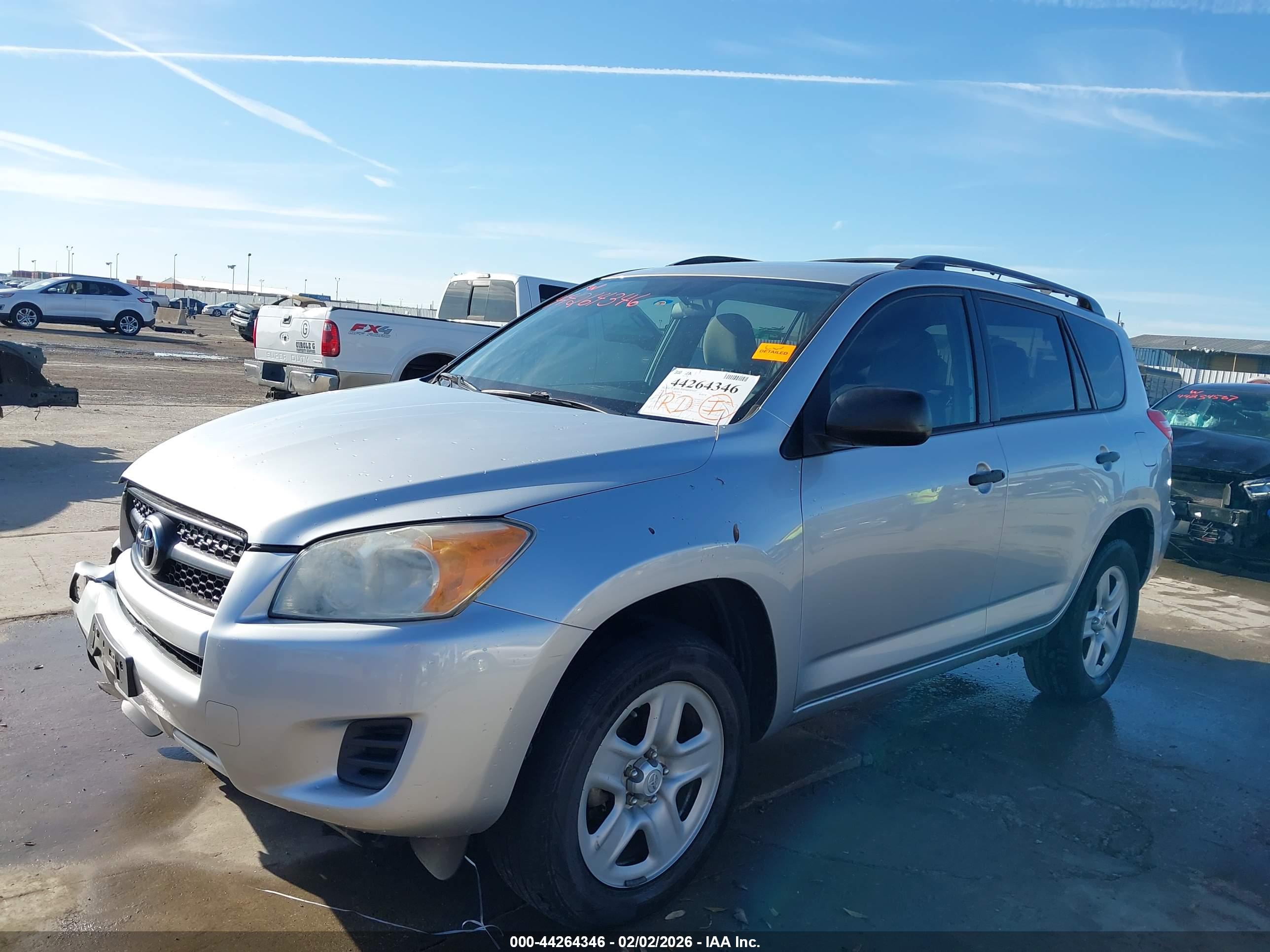 TOYOTA RAV4 image 2