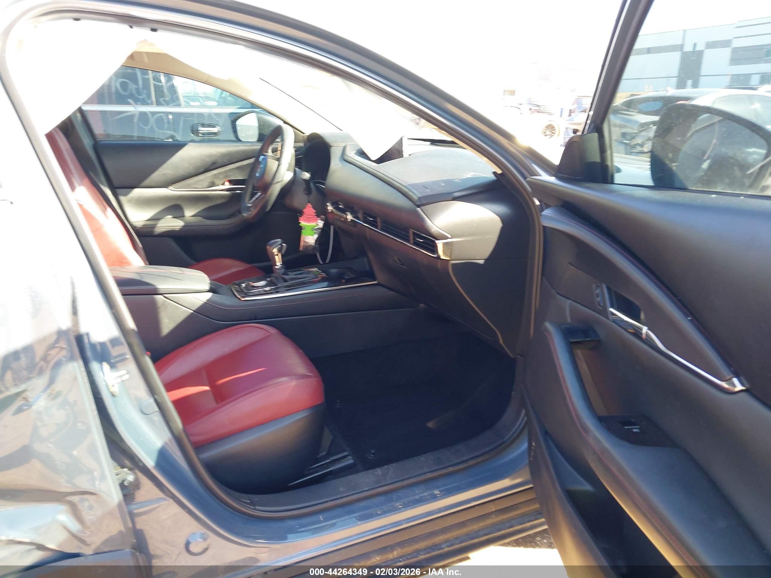 MAZDA CX-30 image 5