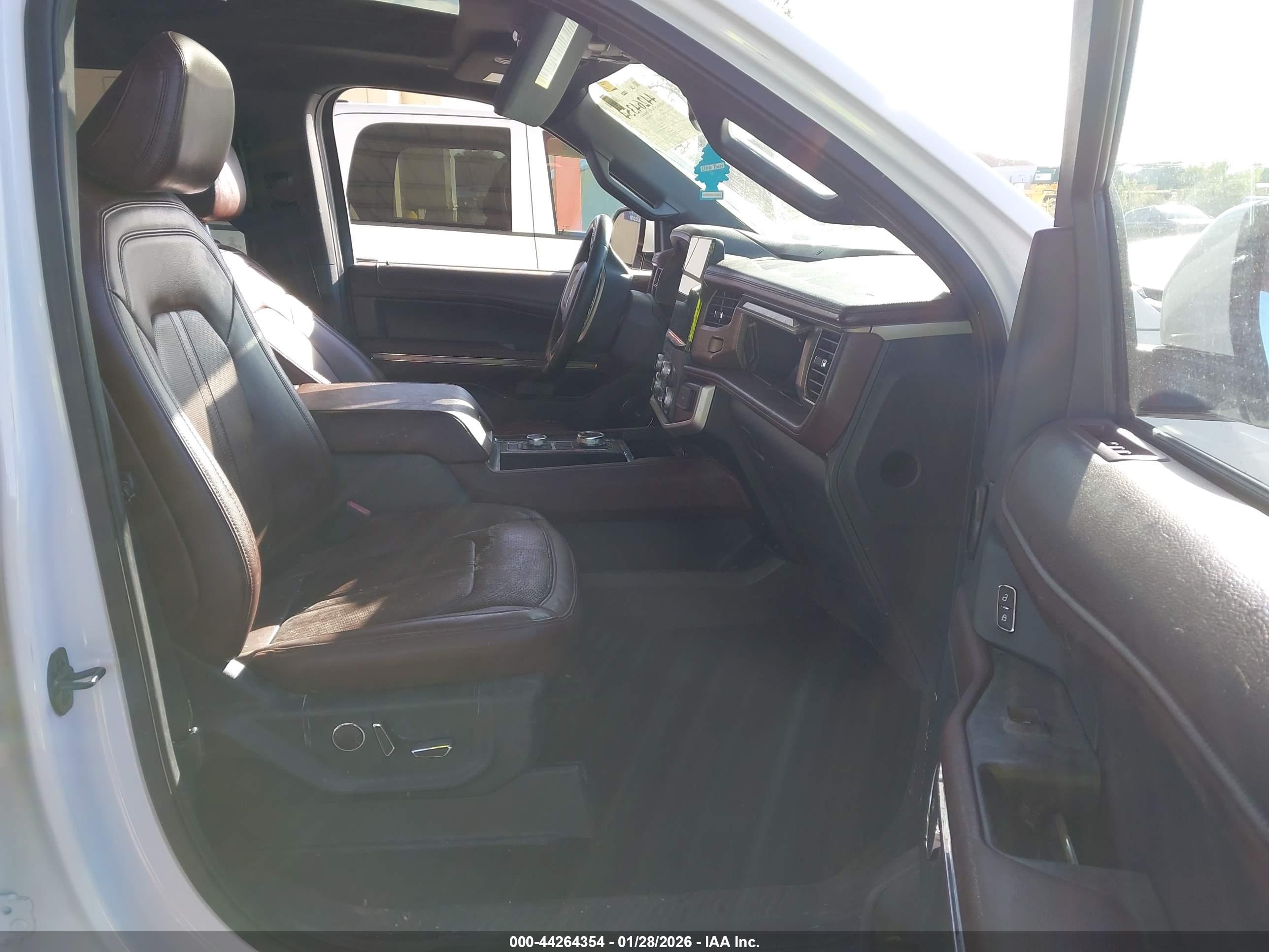 FORD EXPEDITION image 5