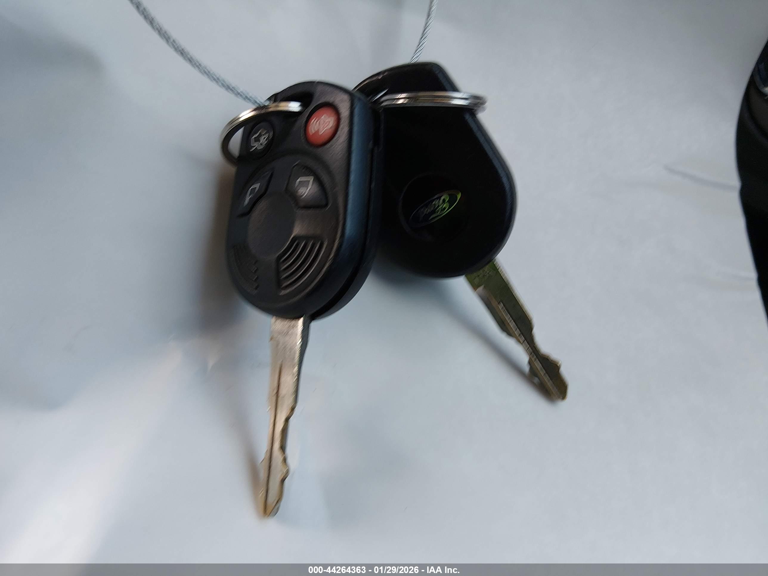FORD FUSION image 11