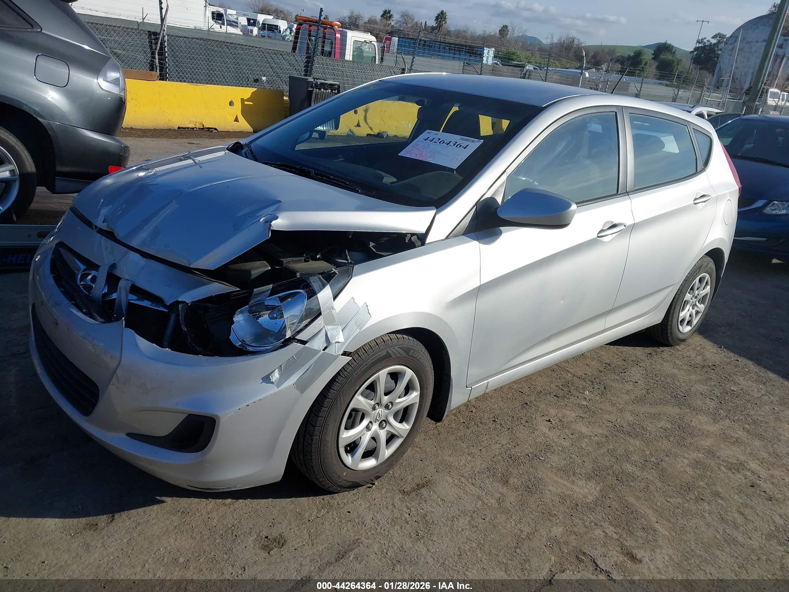 HYUNDAI ACCENT image 2