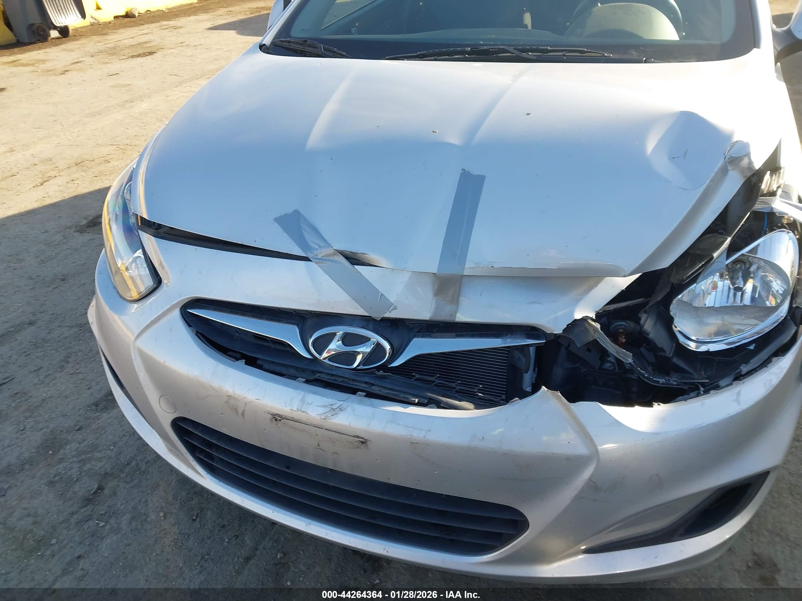 HYUNDAI ACCENT image 6