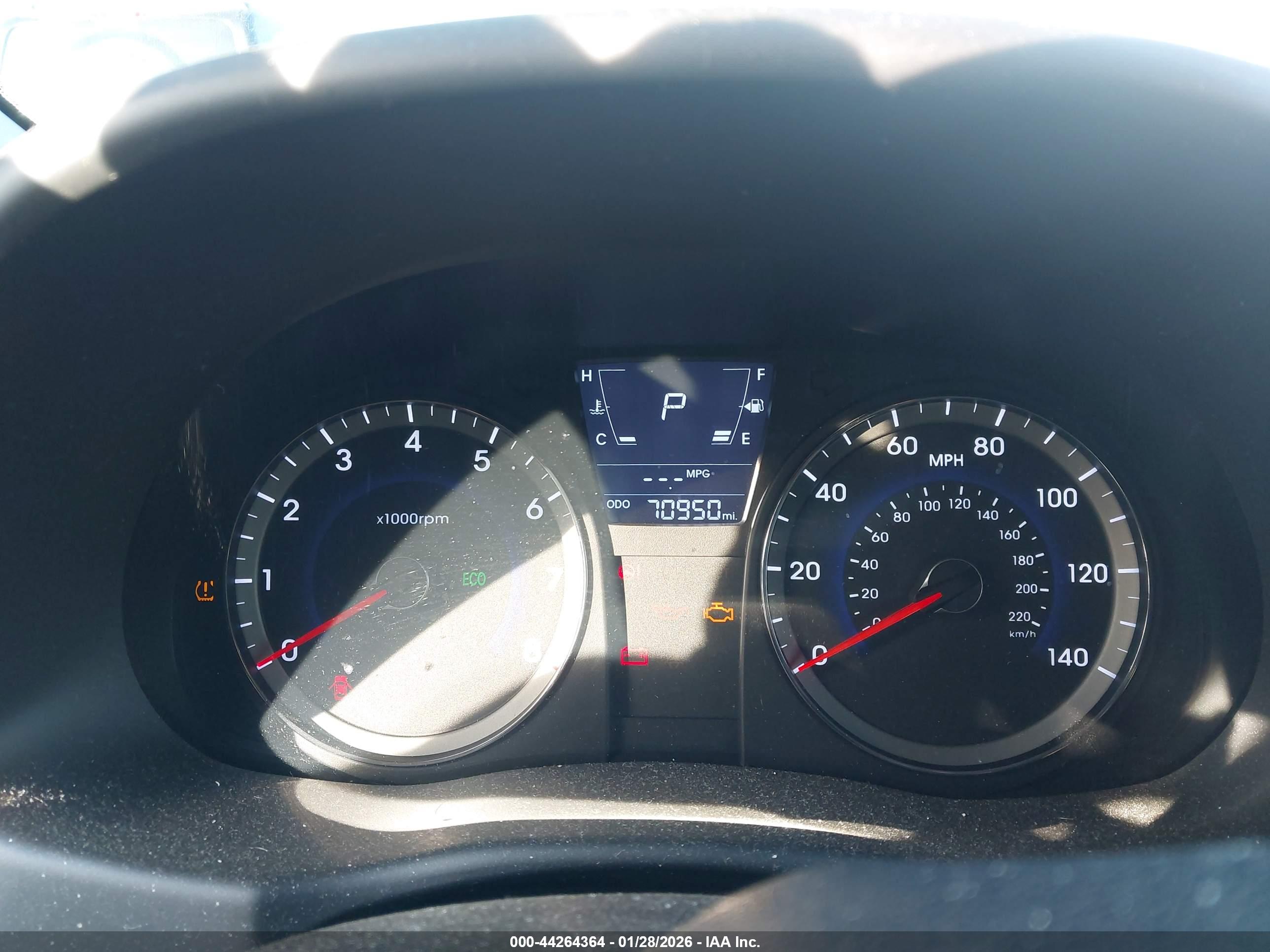 HYUNDAI ACCENT image 7