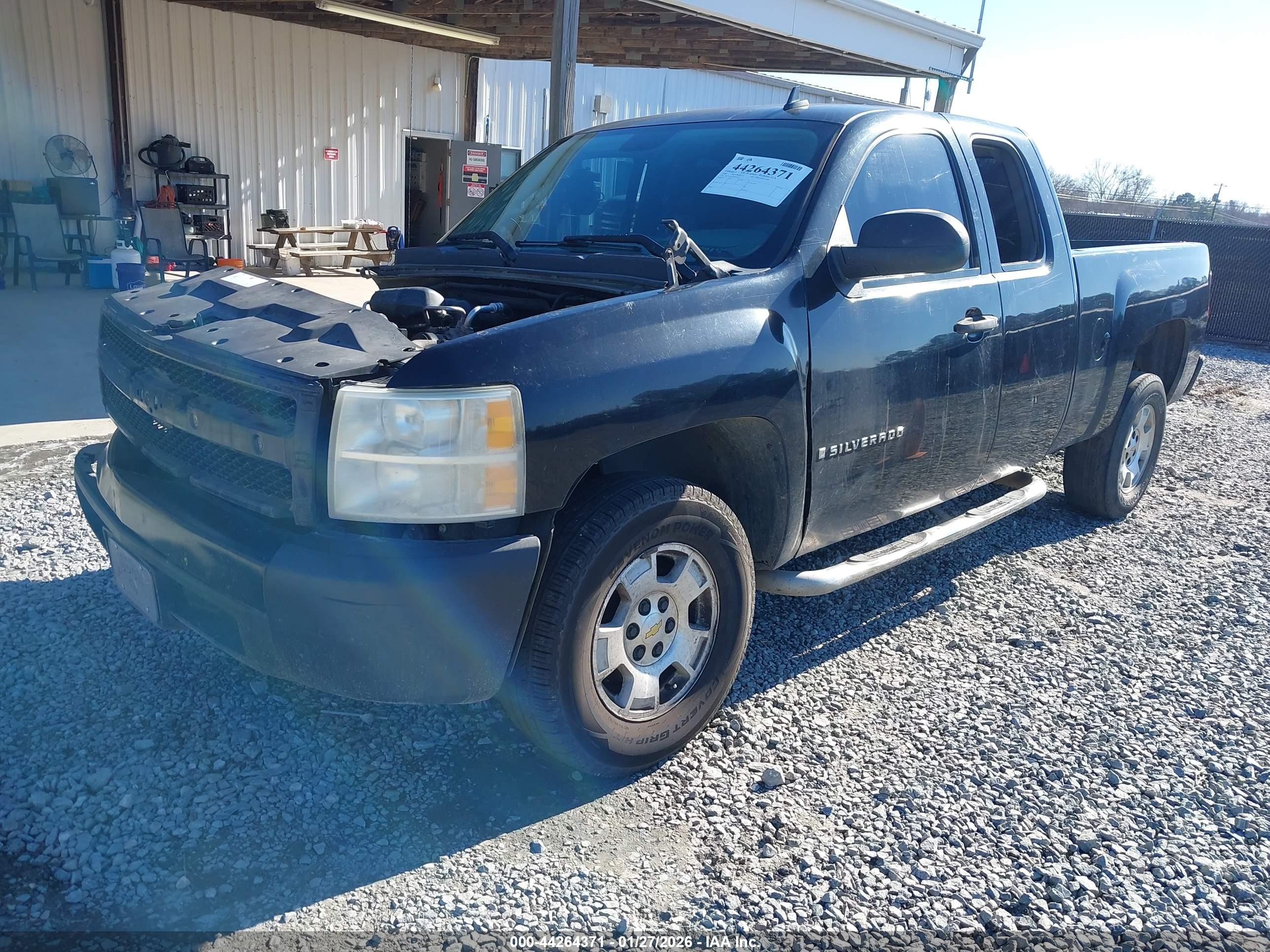CHEVROLET SILVERADO image 2
