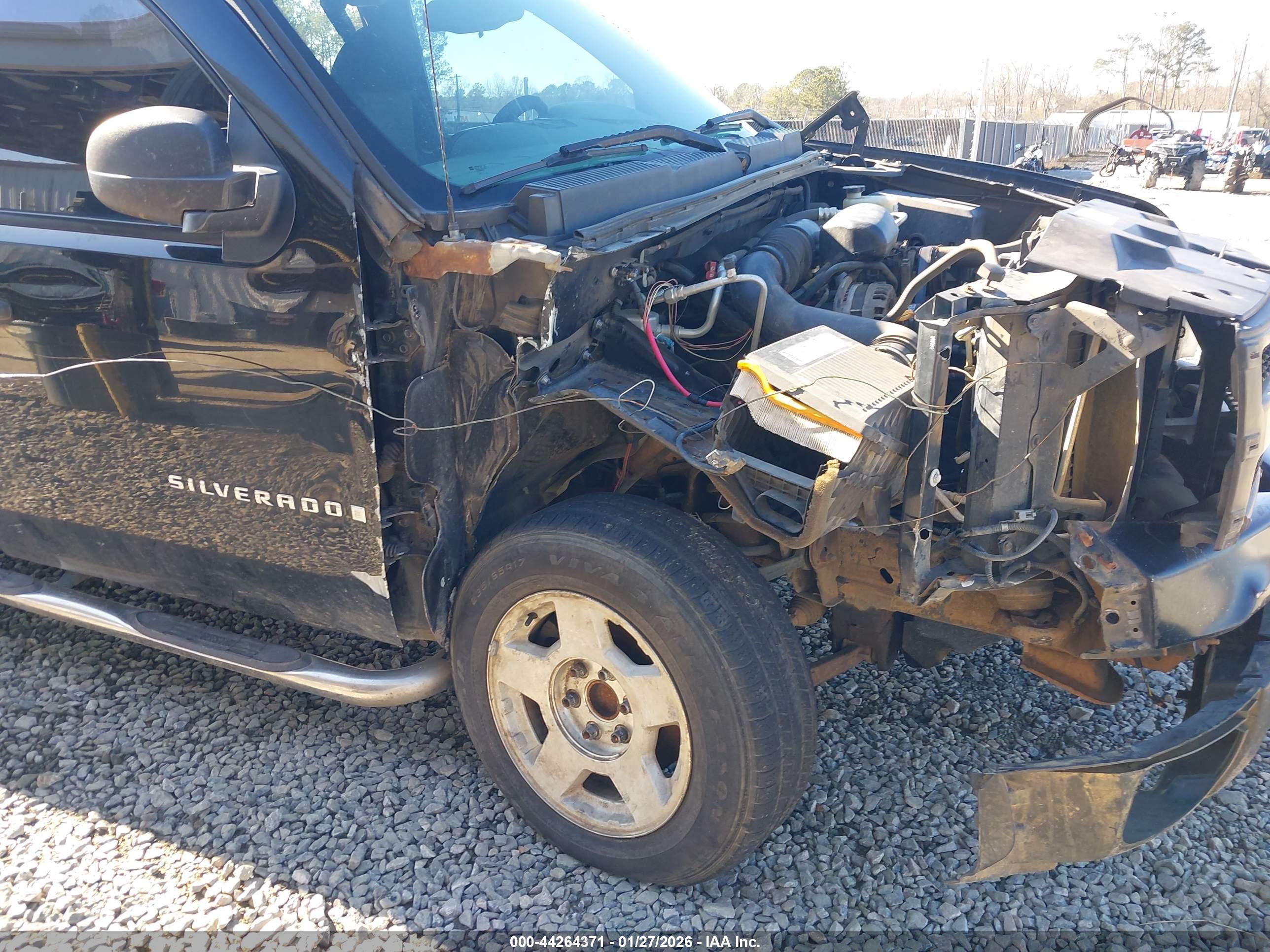 CHEVROLET SILVERADO image 6