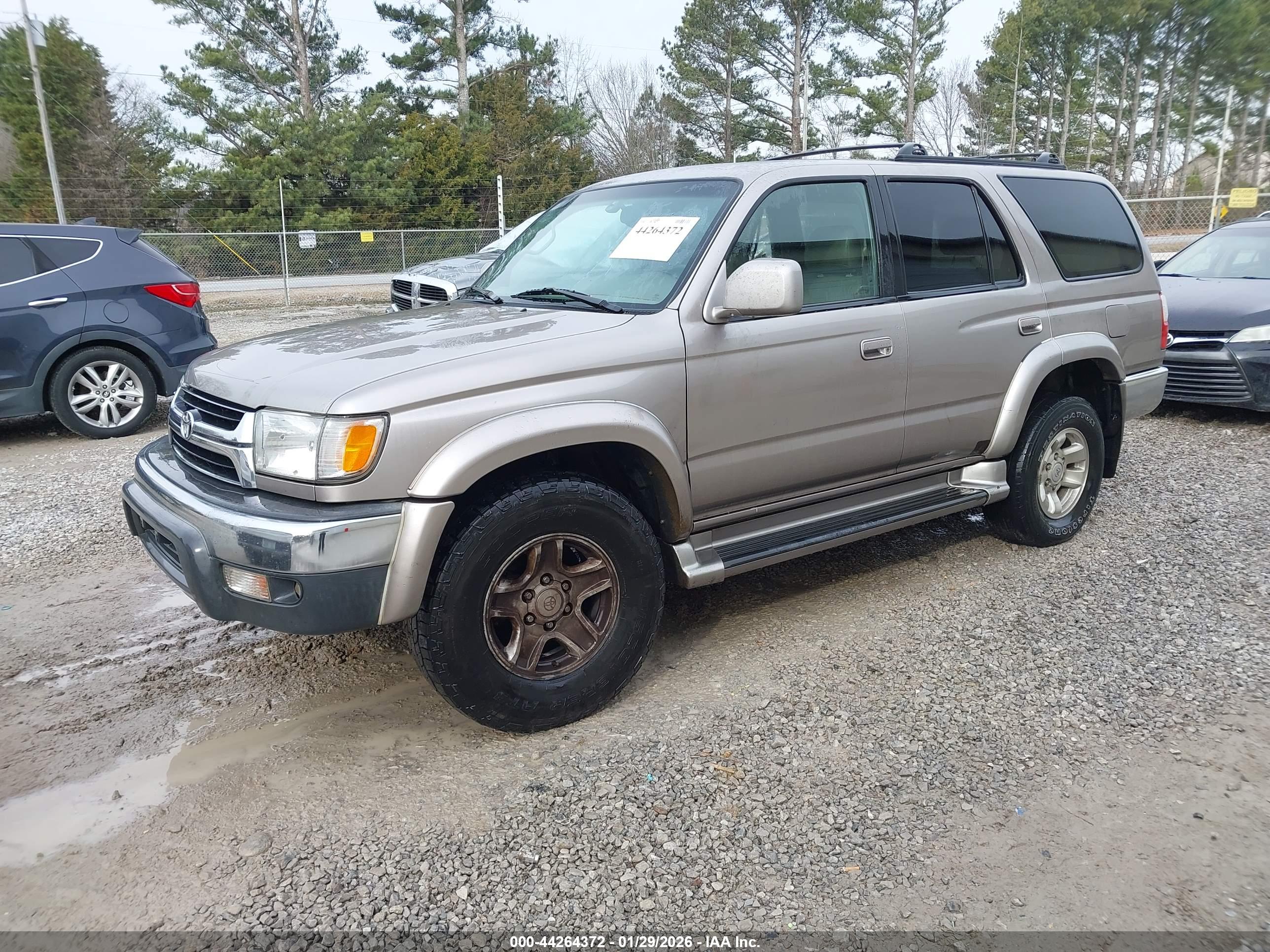 TOYOTA 4RUNNER image 2