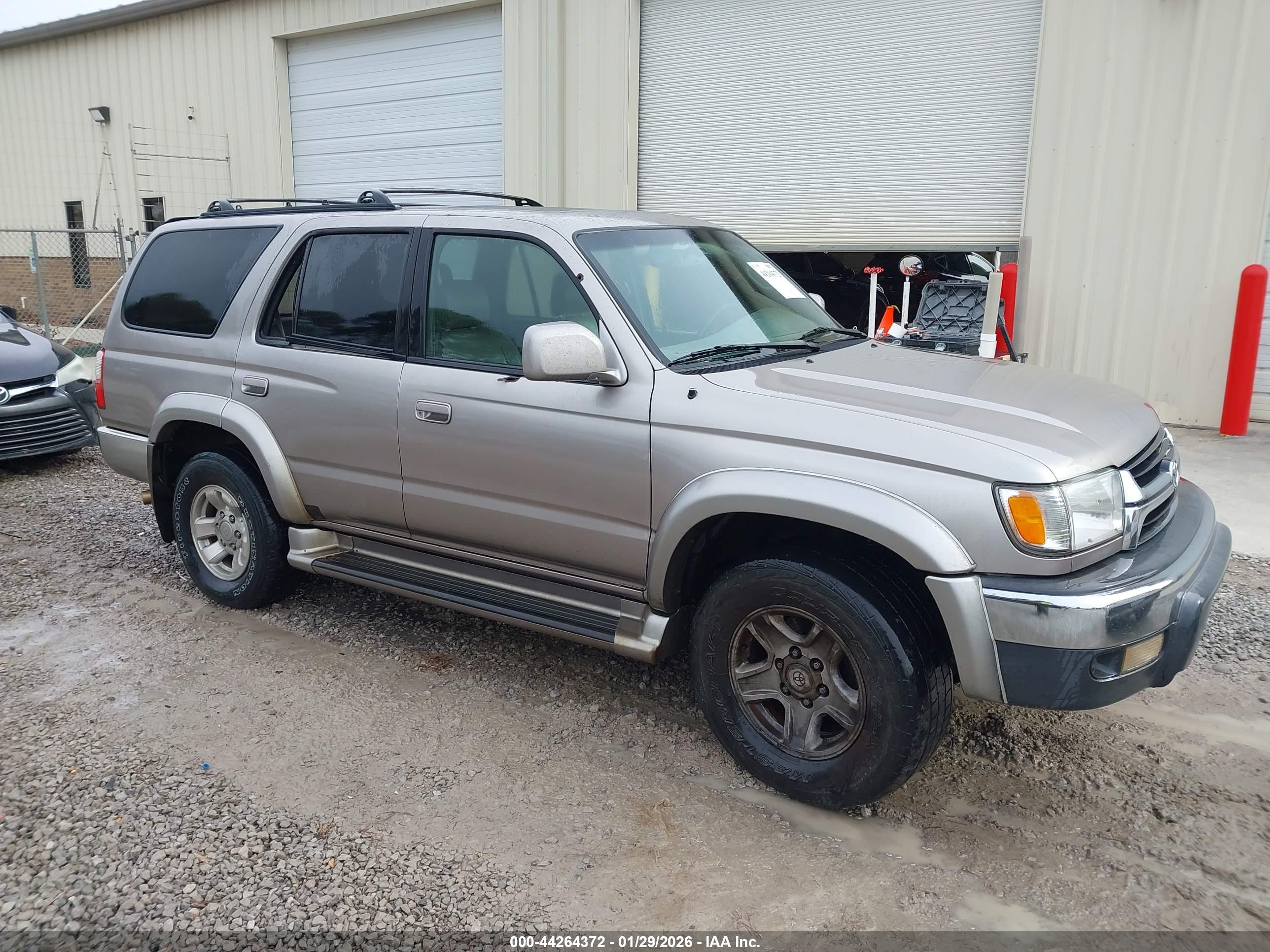 TOYOTA 4RUNNER image 6