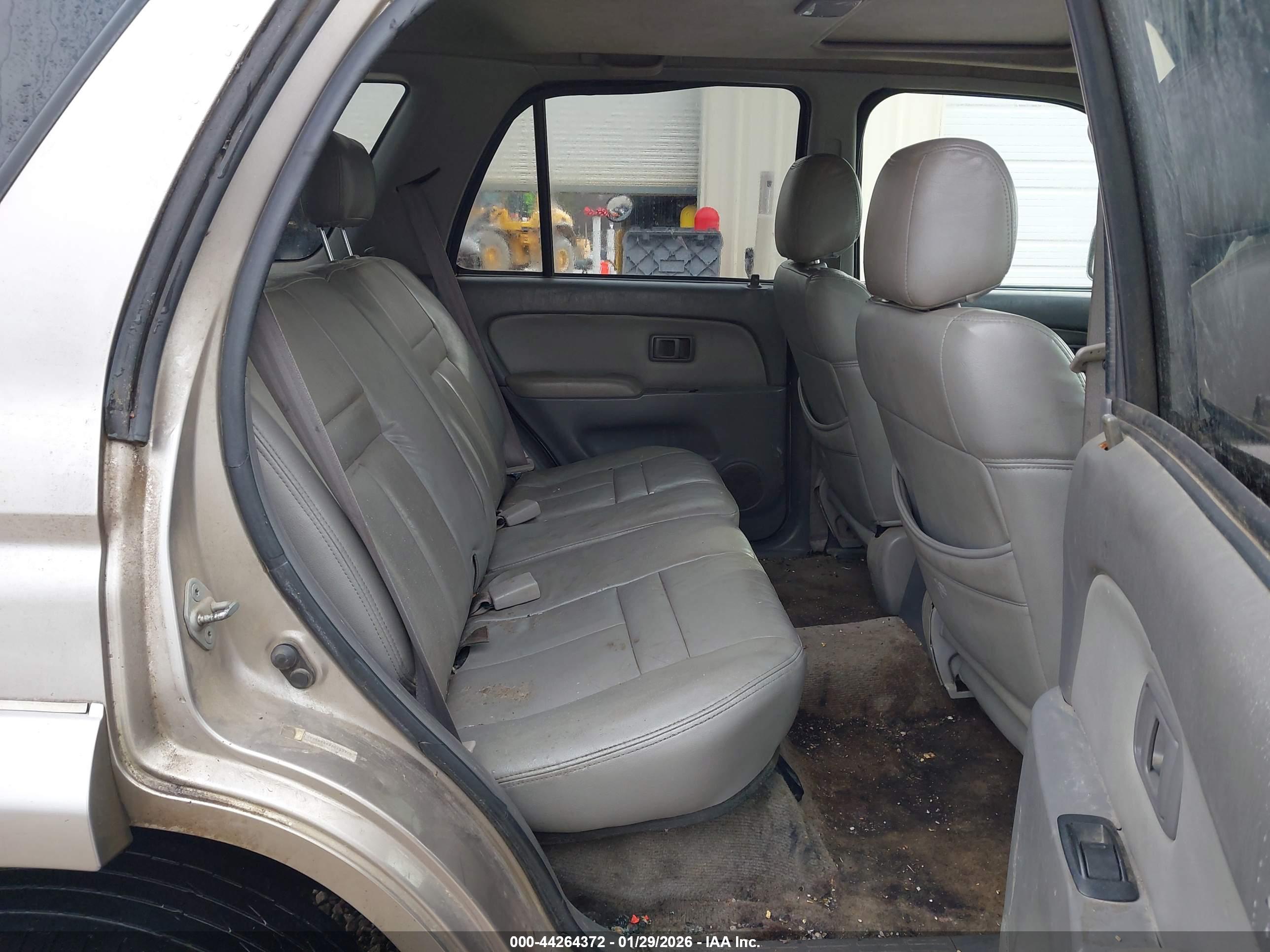 TOYOTA 4RUNNER image 8