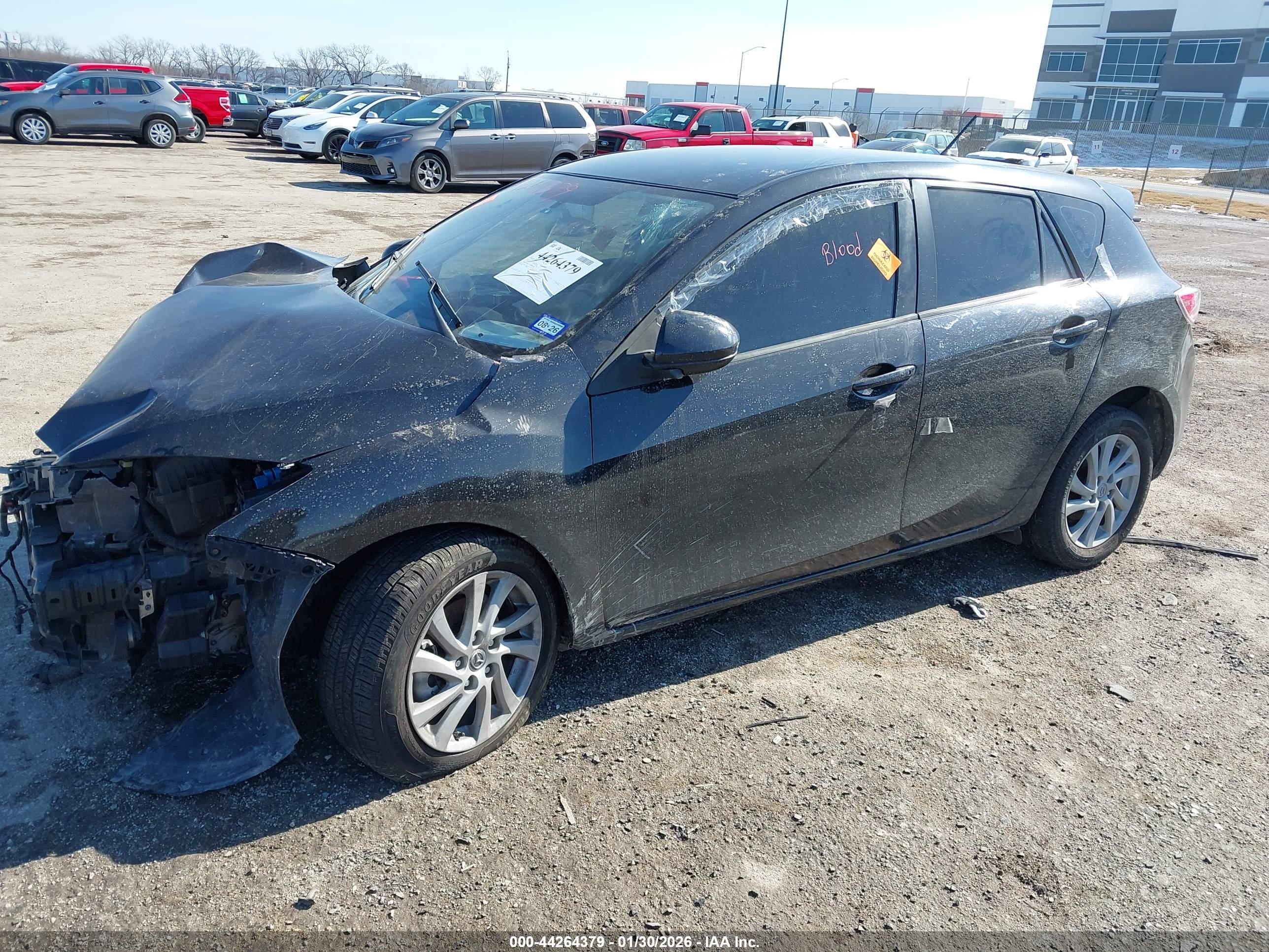 MAZDA MAZDA3 image 2
