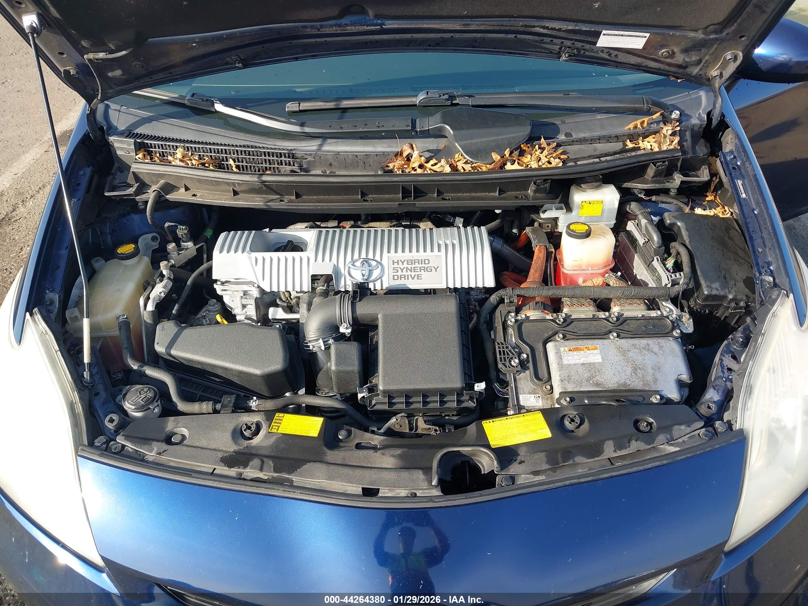 TOYOTA PRIUS image 10