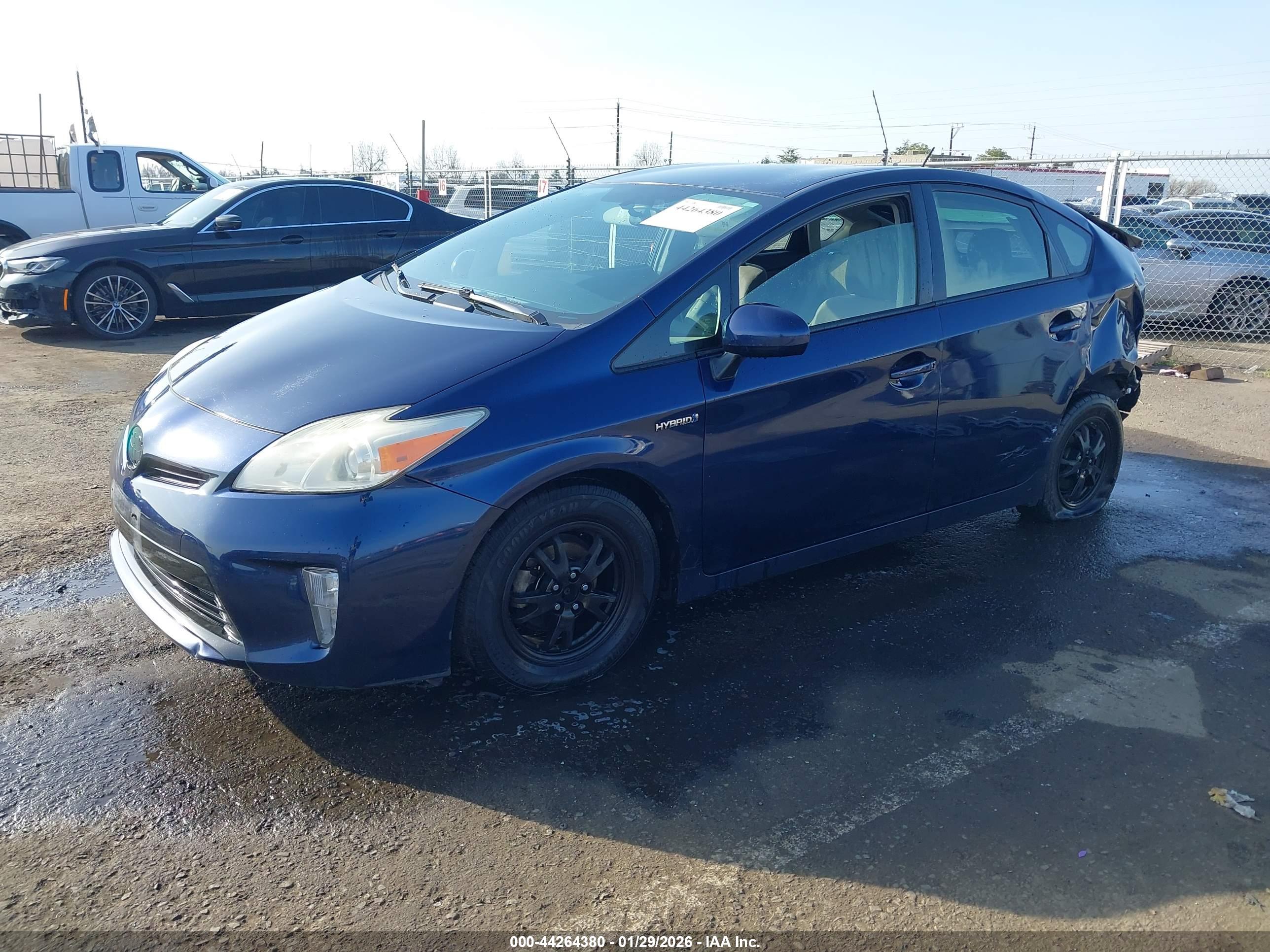 TOYOTA PRIUS image 2