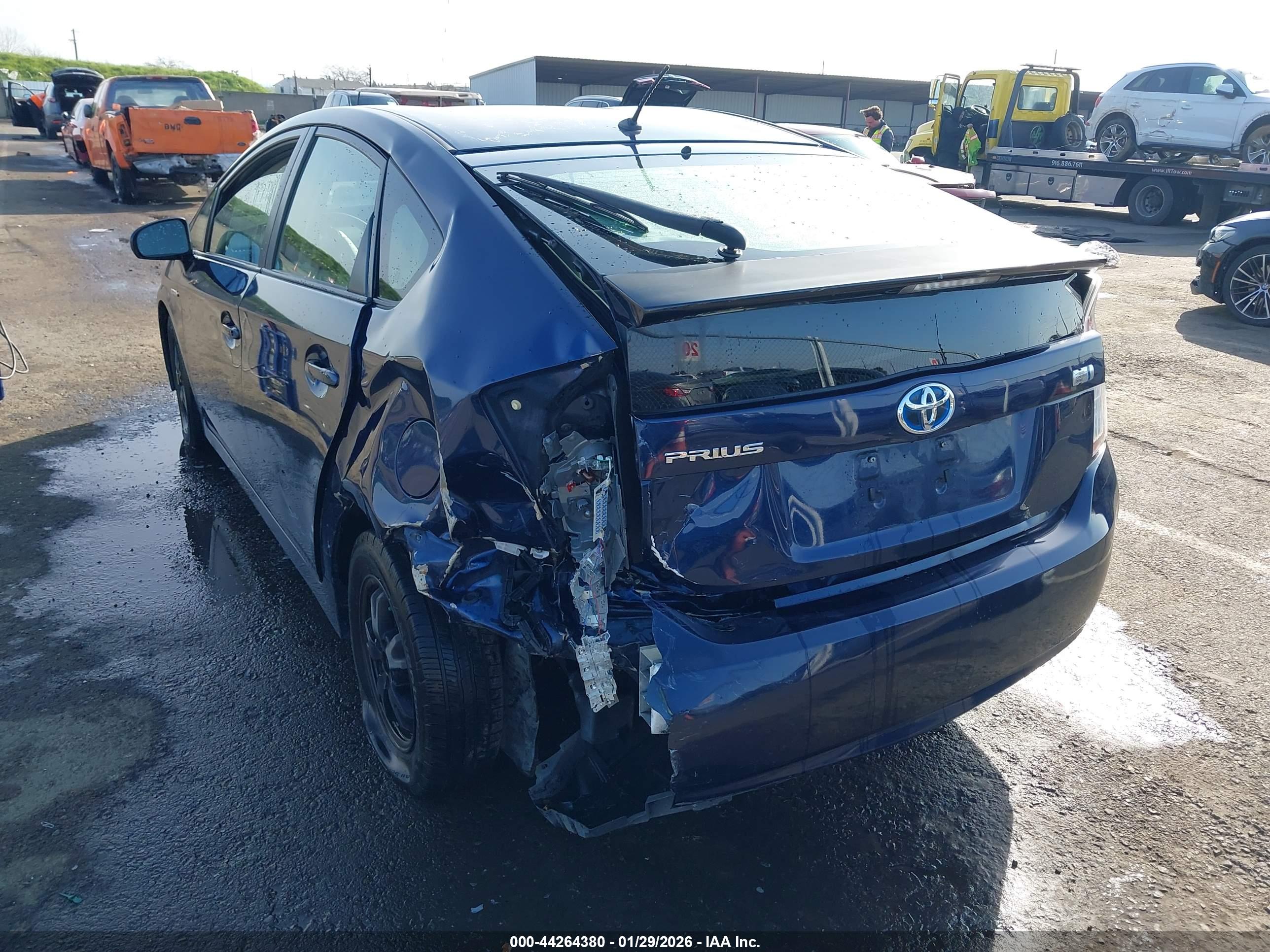 TOYOTA PRIUS image 6