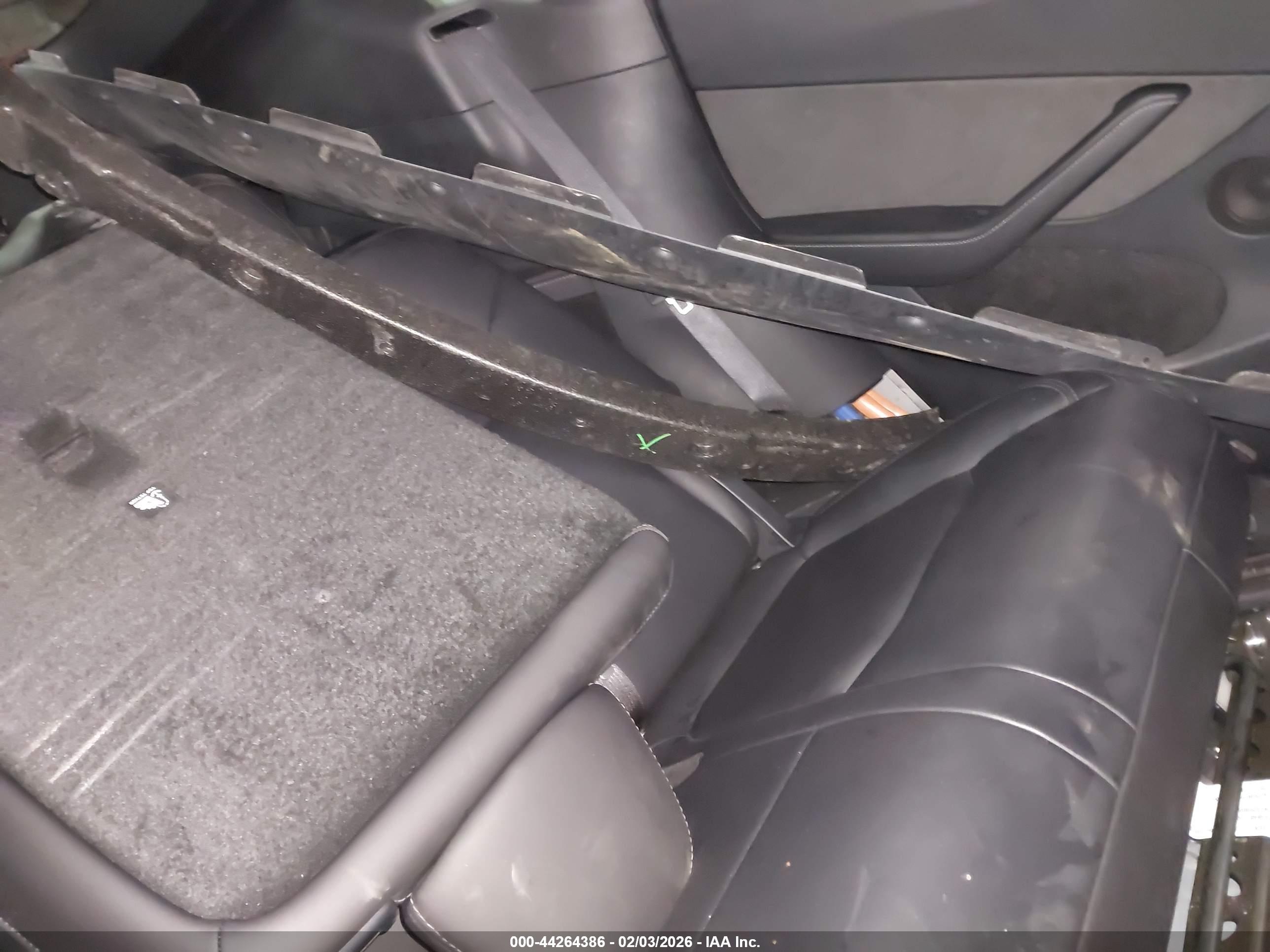 TESLA MODEL image 8