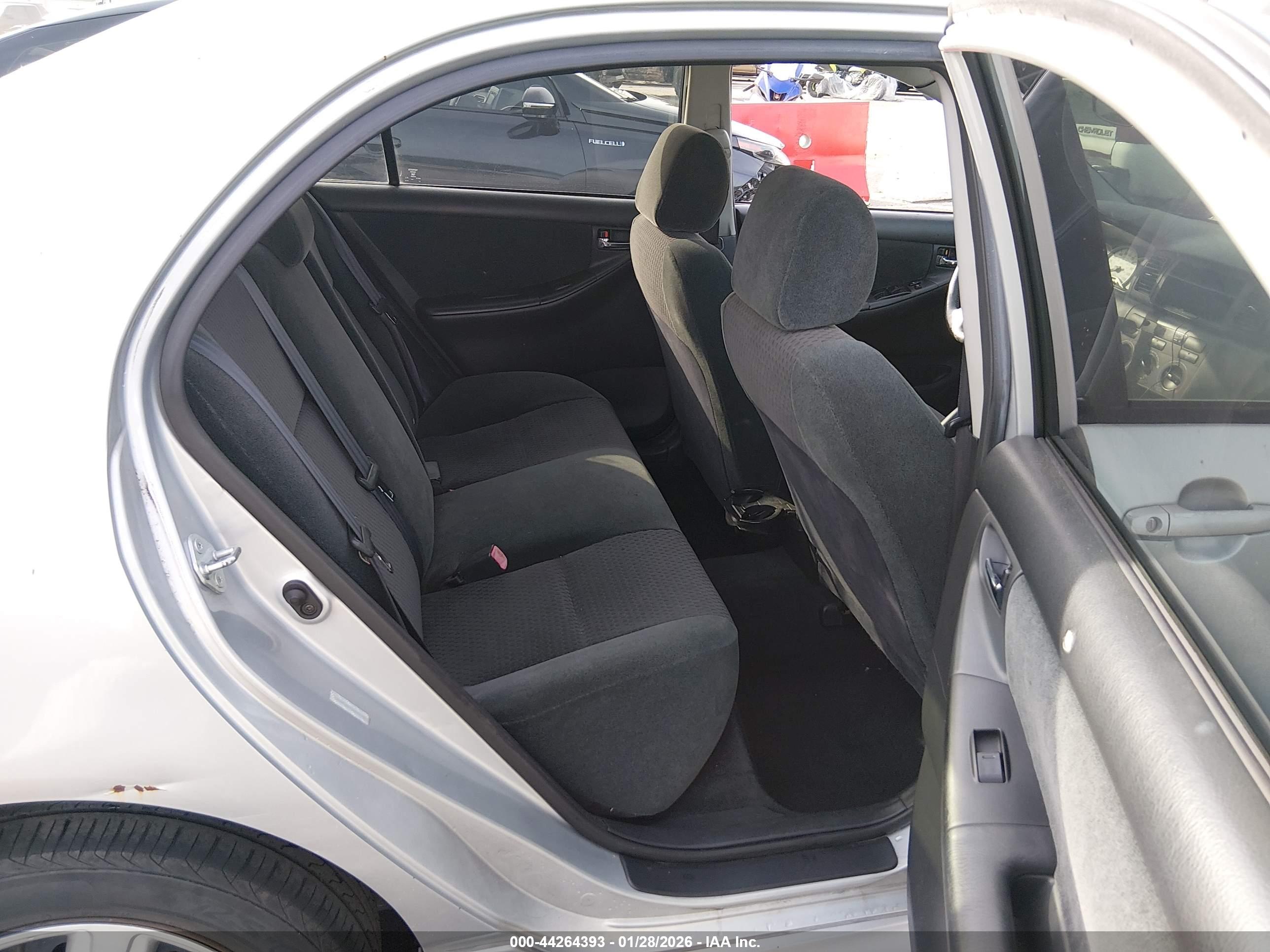 TOYOTA COROLLA image 8