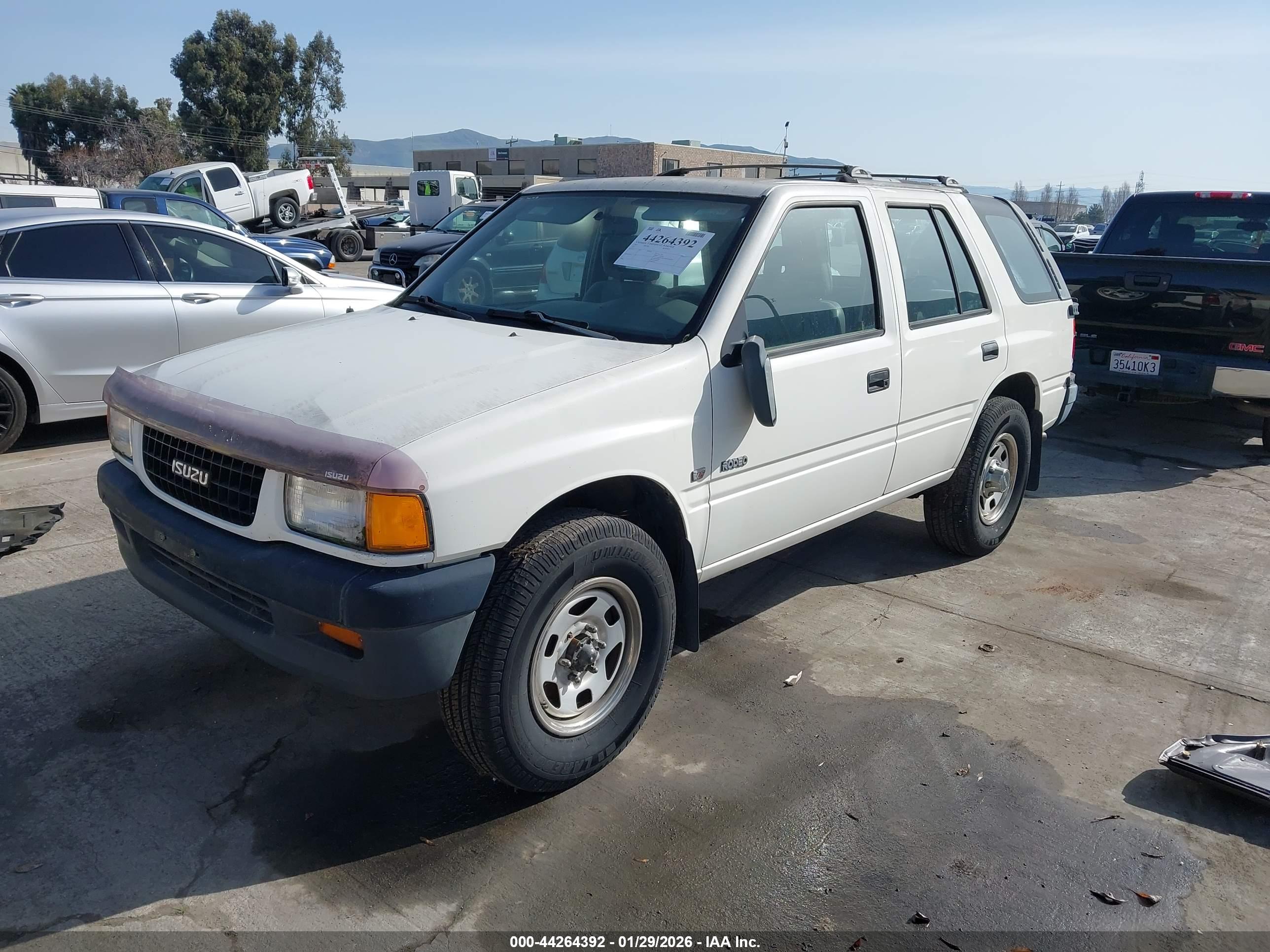ISUZU RODEO image 2