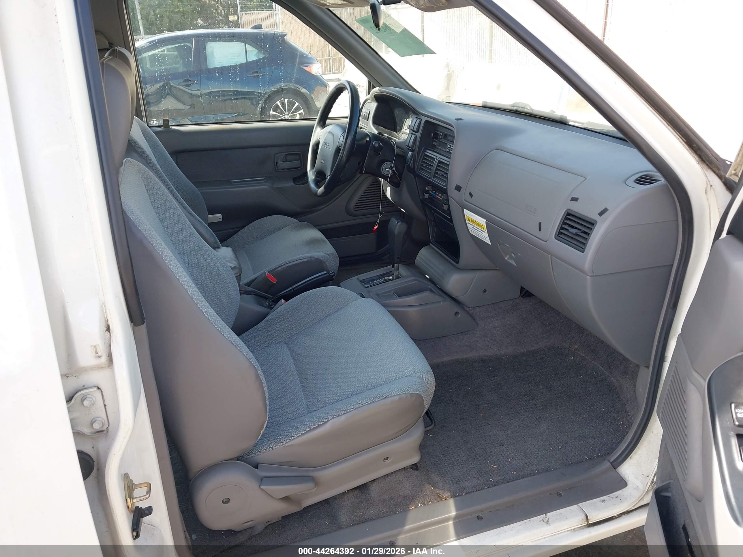 ISUZU RODEO image 5