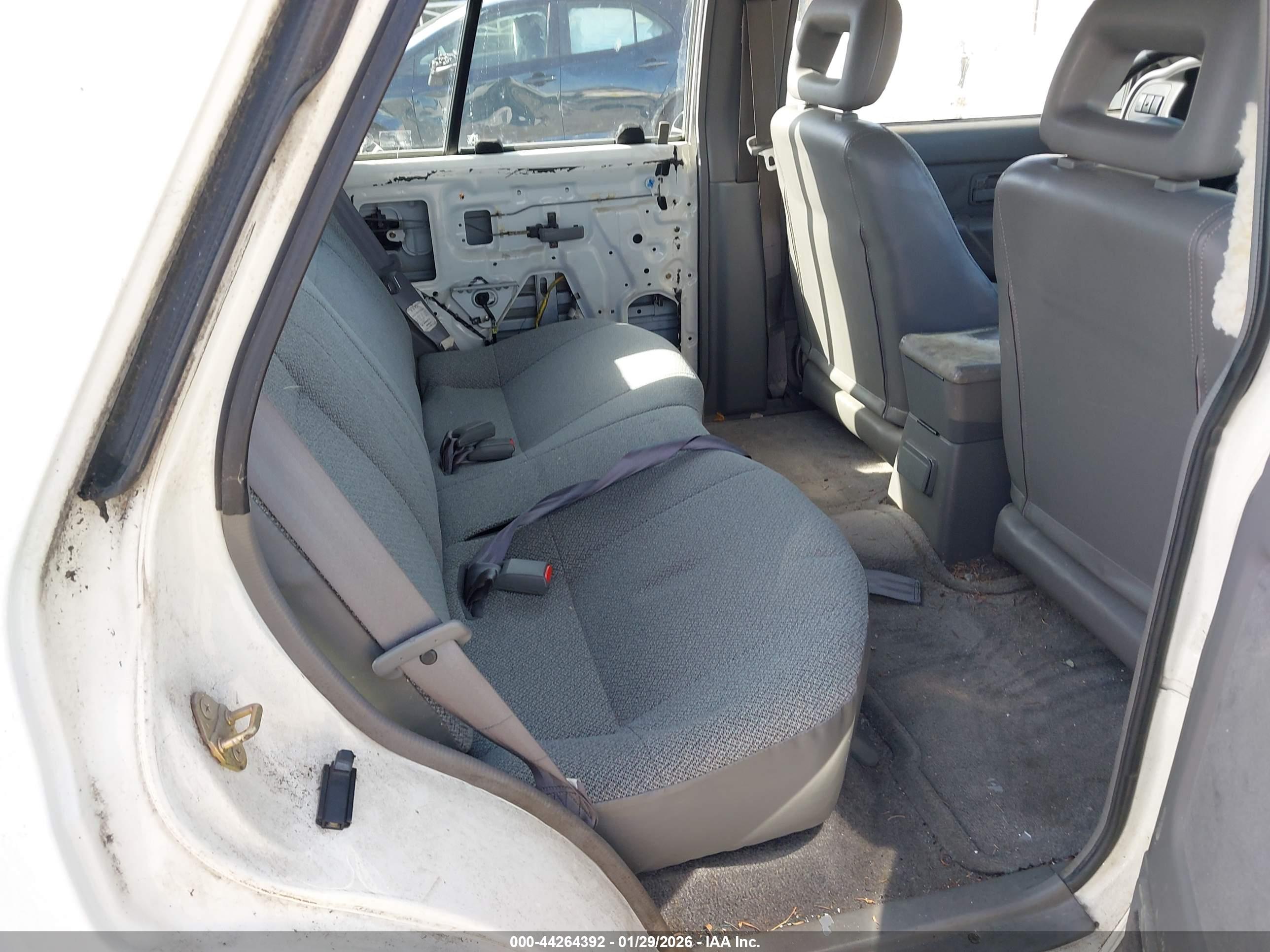 ISUZU RODEO image 8