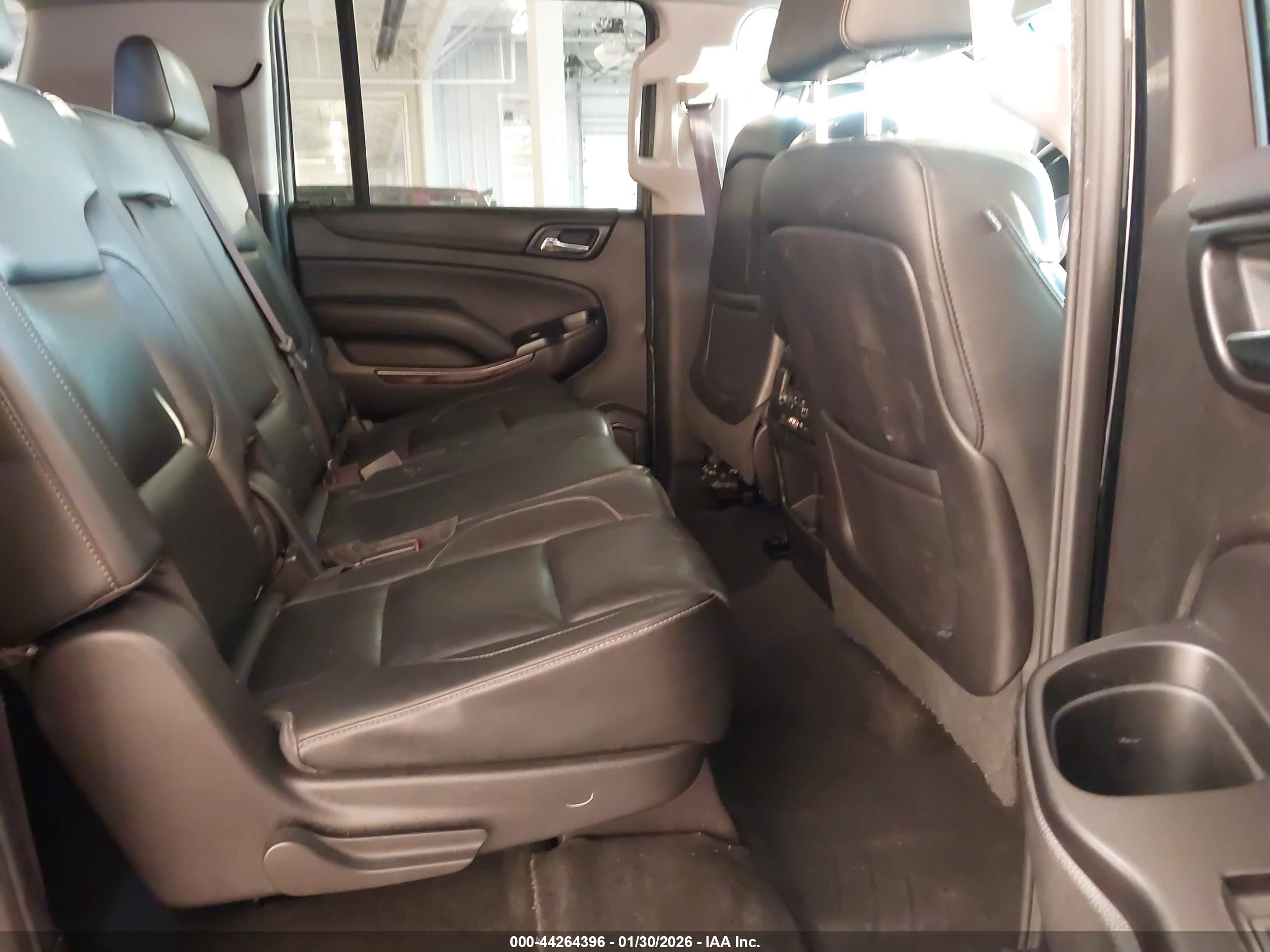 GMC YUKON image 8
