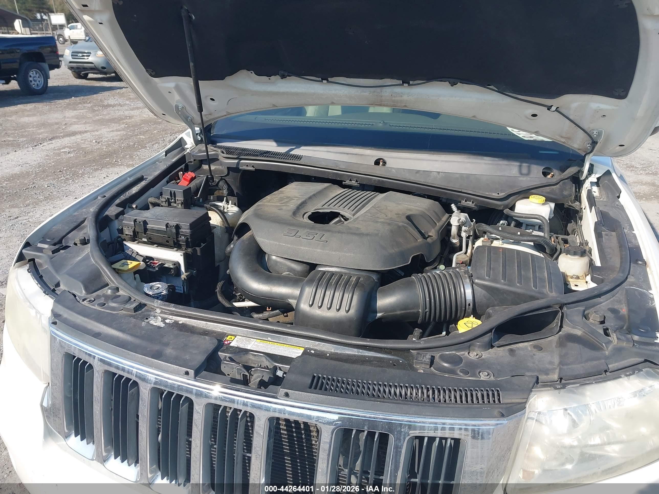 JEEP GRAND image 10