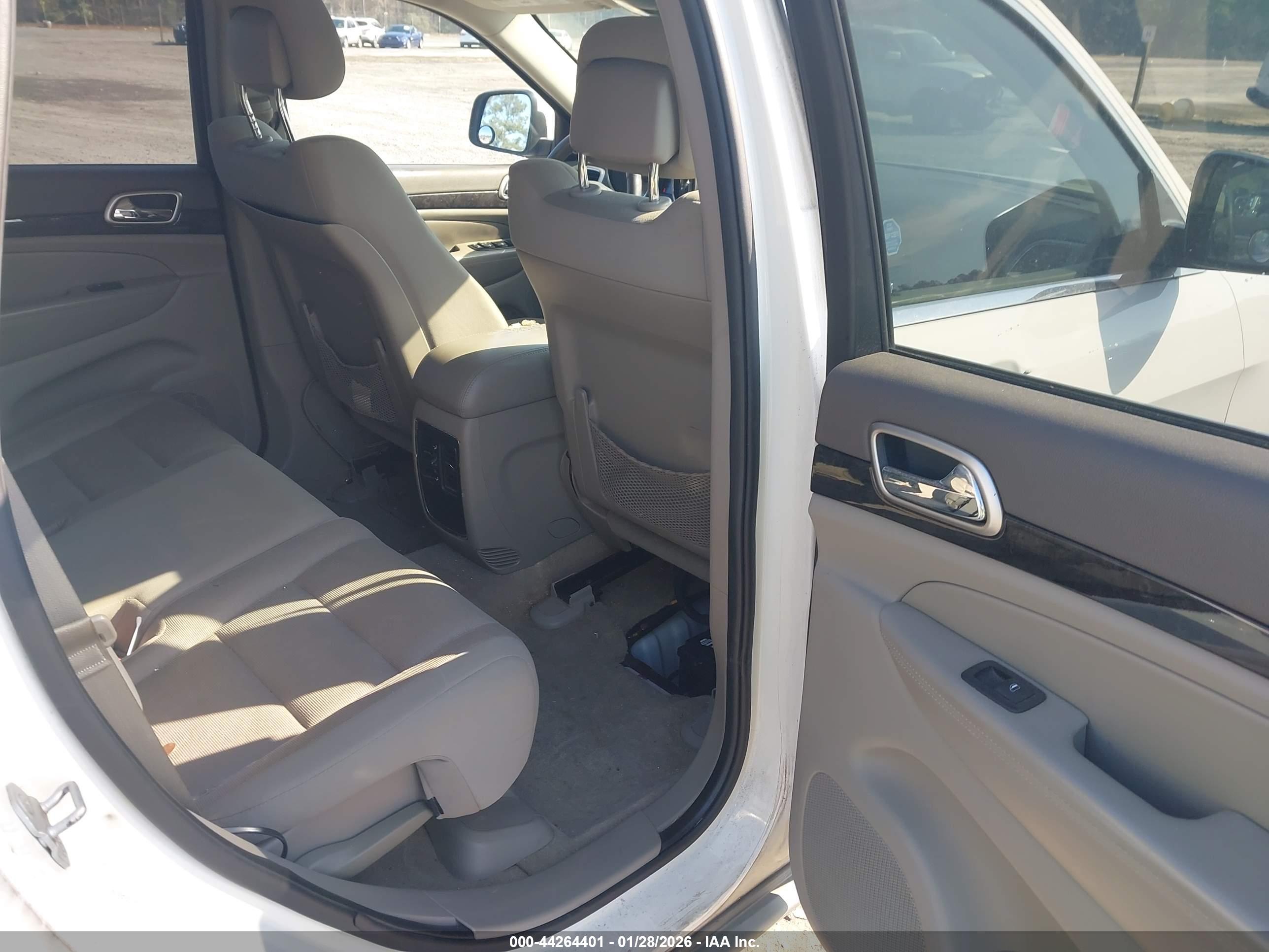 JEEP GRAND image 8