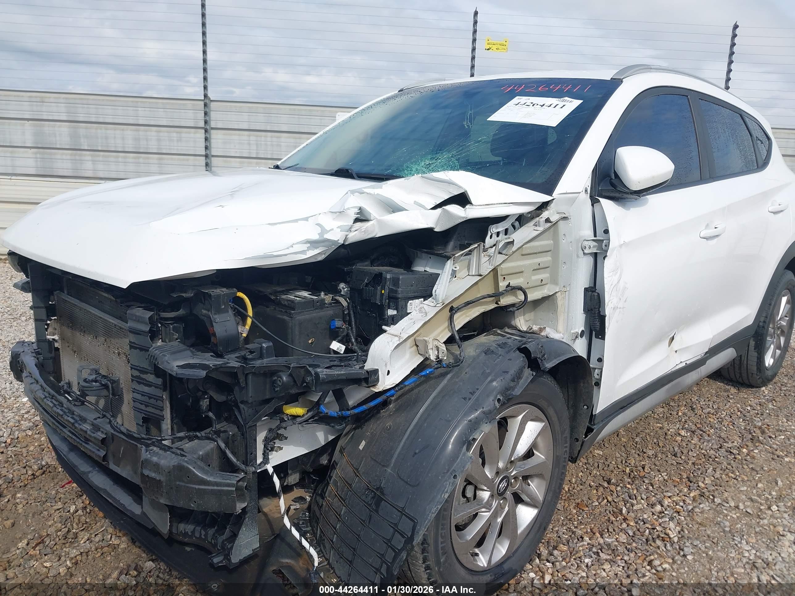 HYUNDAI TUCSON image 6