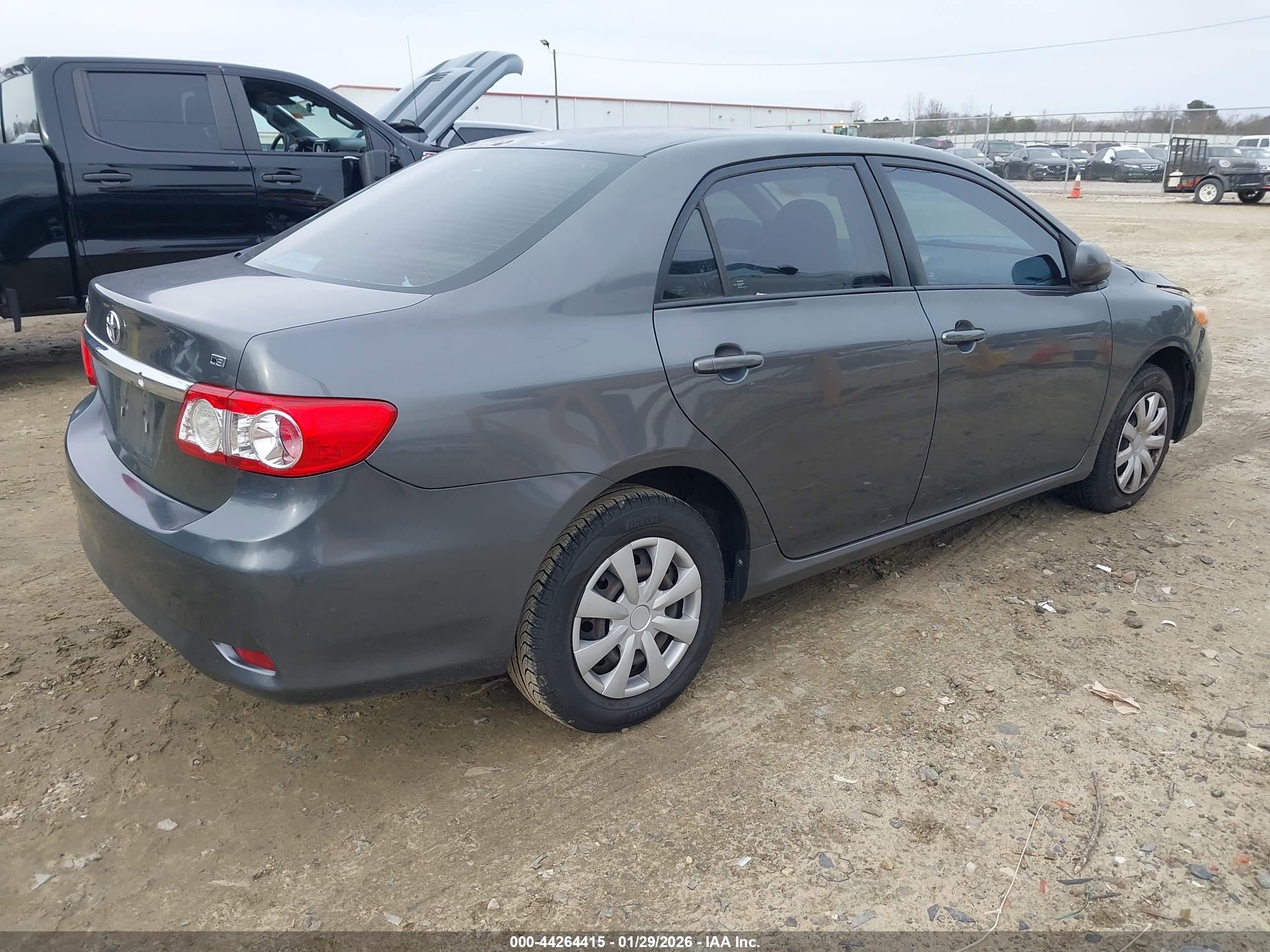 TOYOTA COROLLA image 4