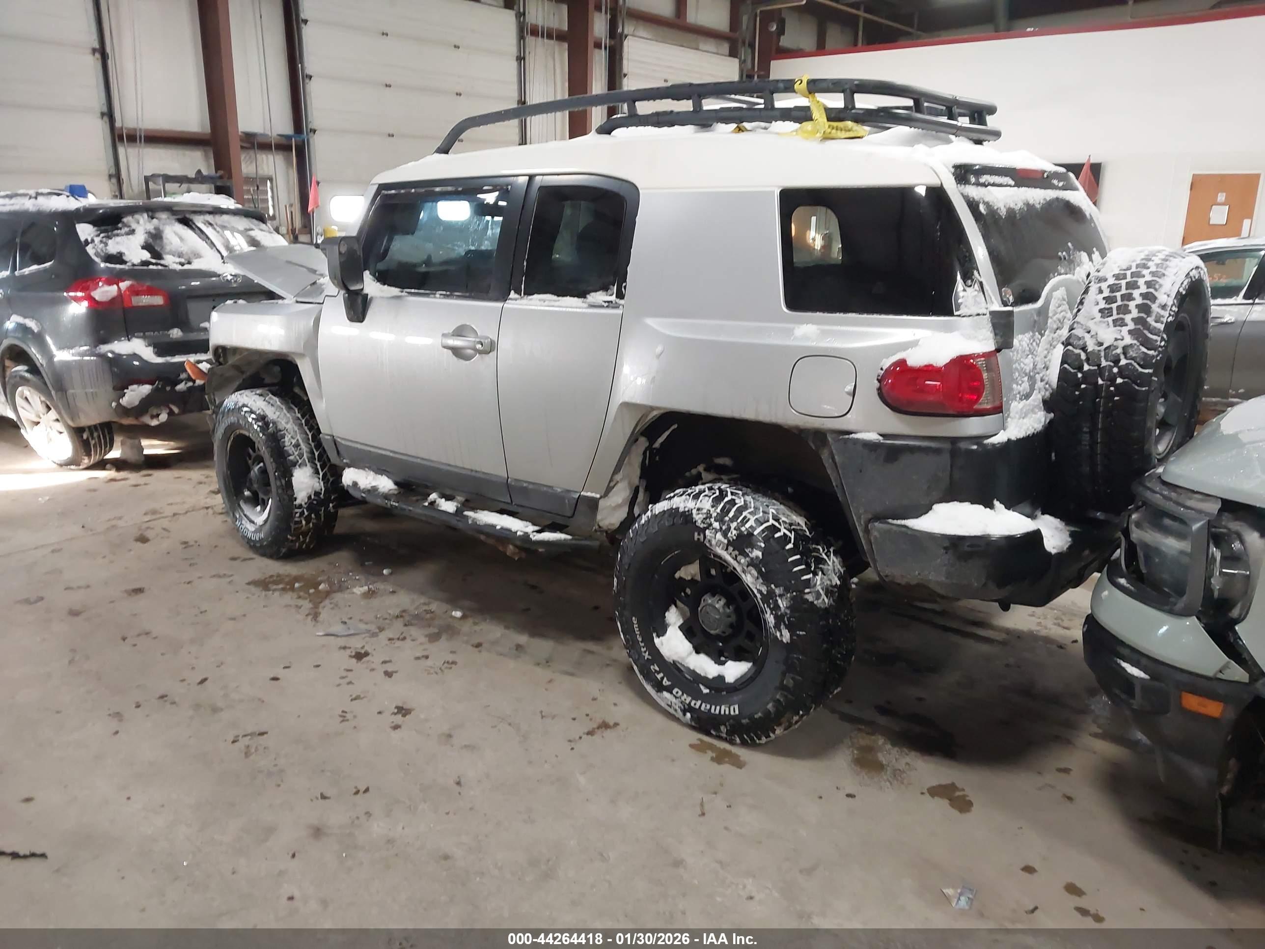 TOYOTA FJ image 3