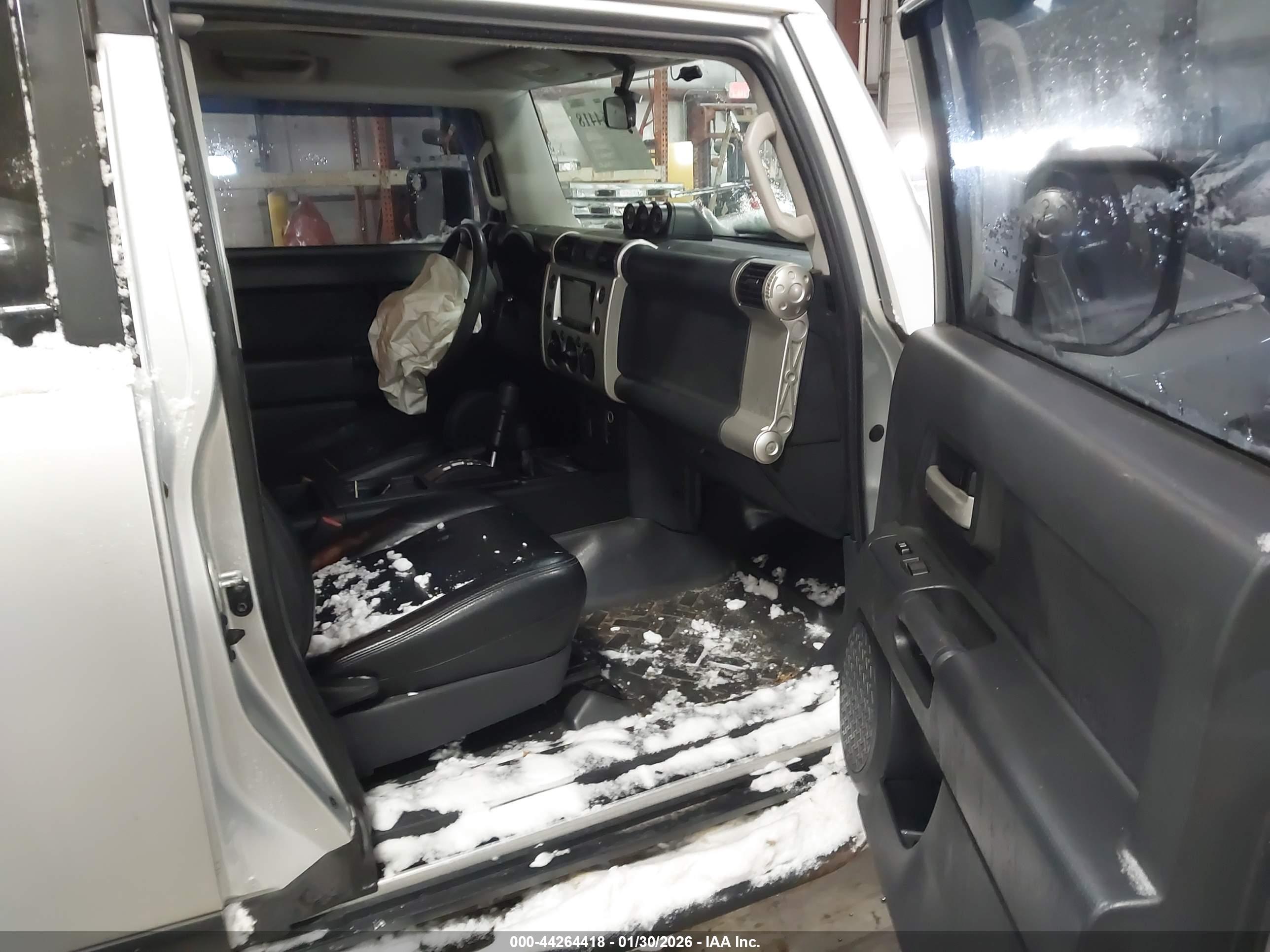 TOYOTA FJ image 5