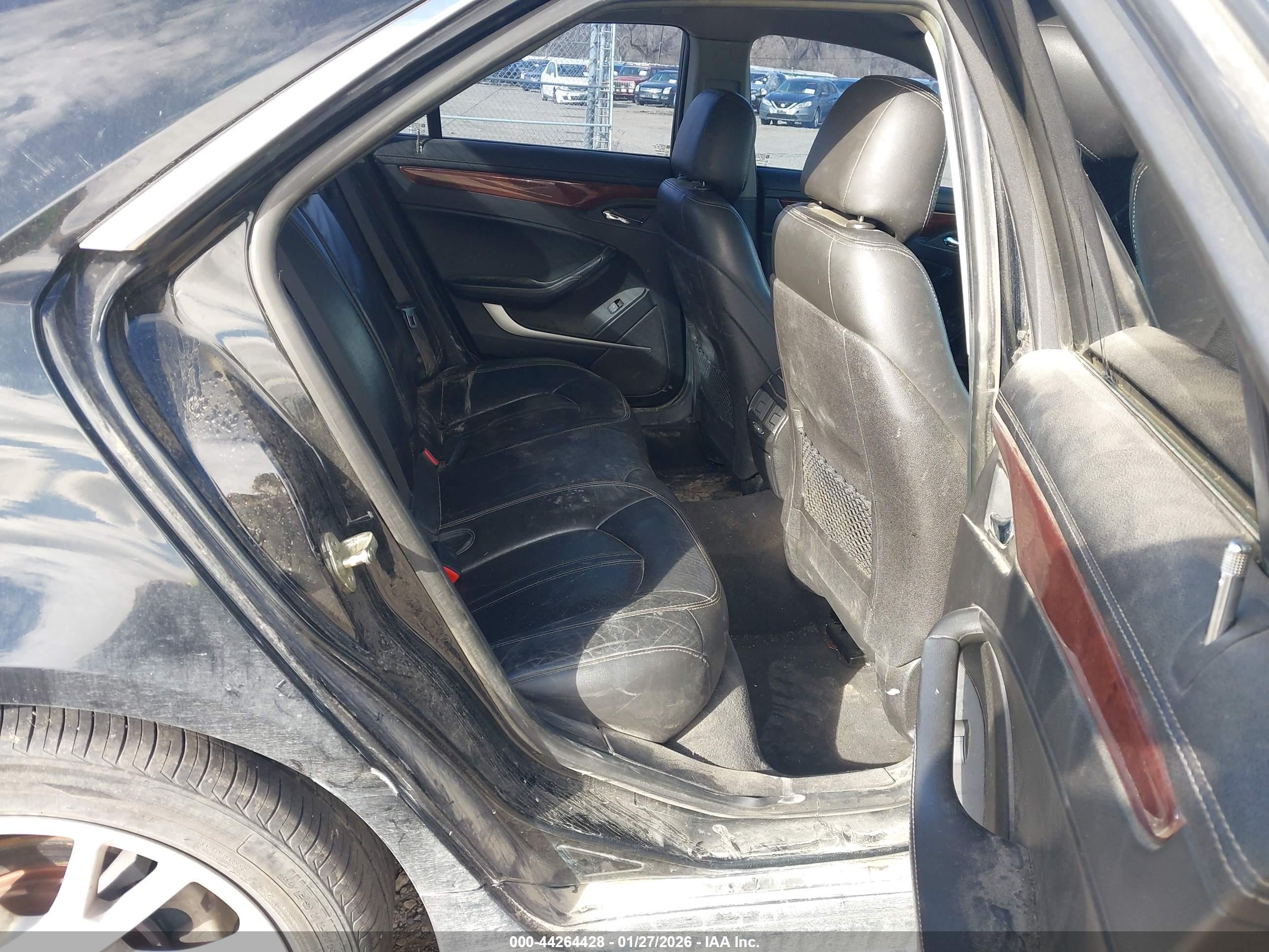 CADILLAC CTS image 8