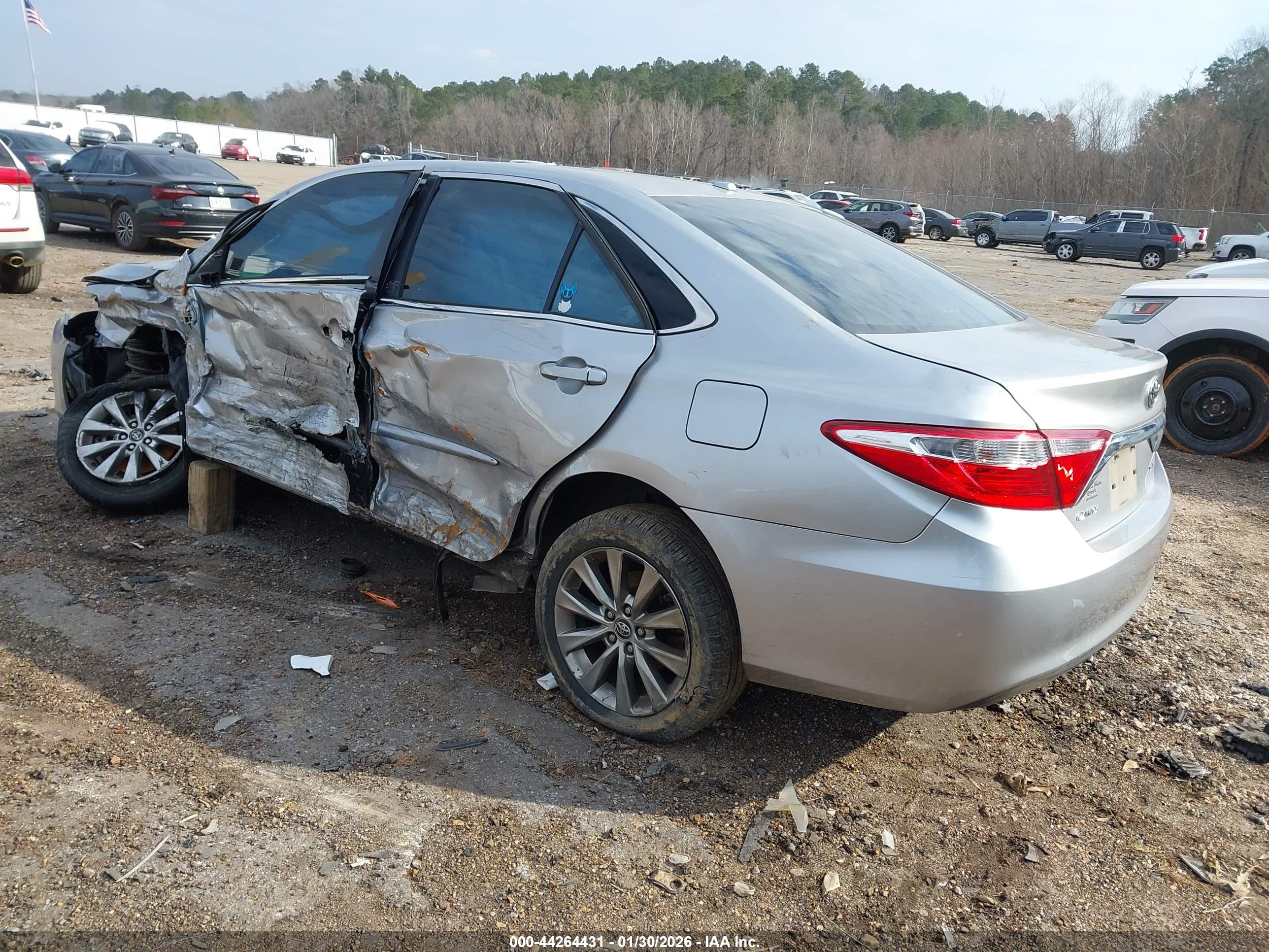 TOYOTA CAMRY image 3