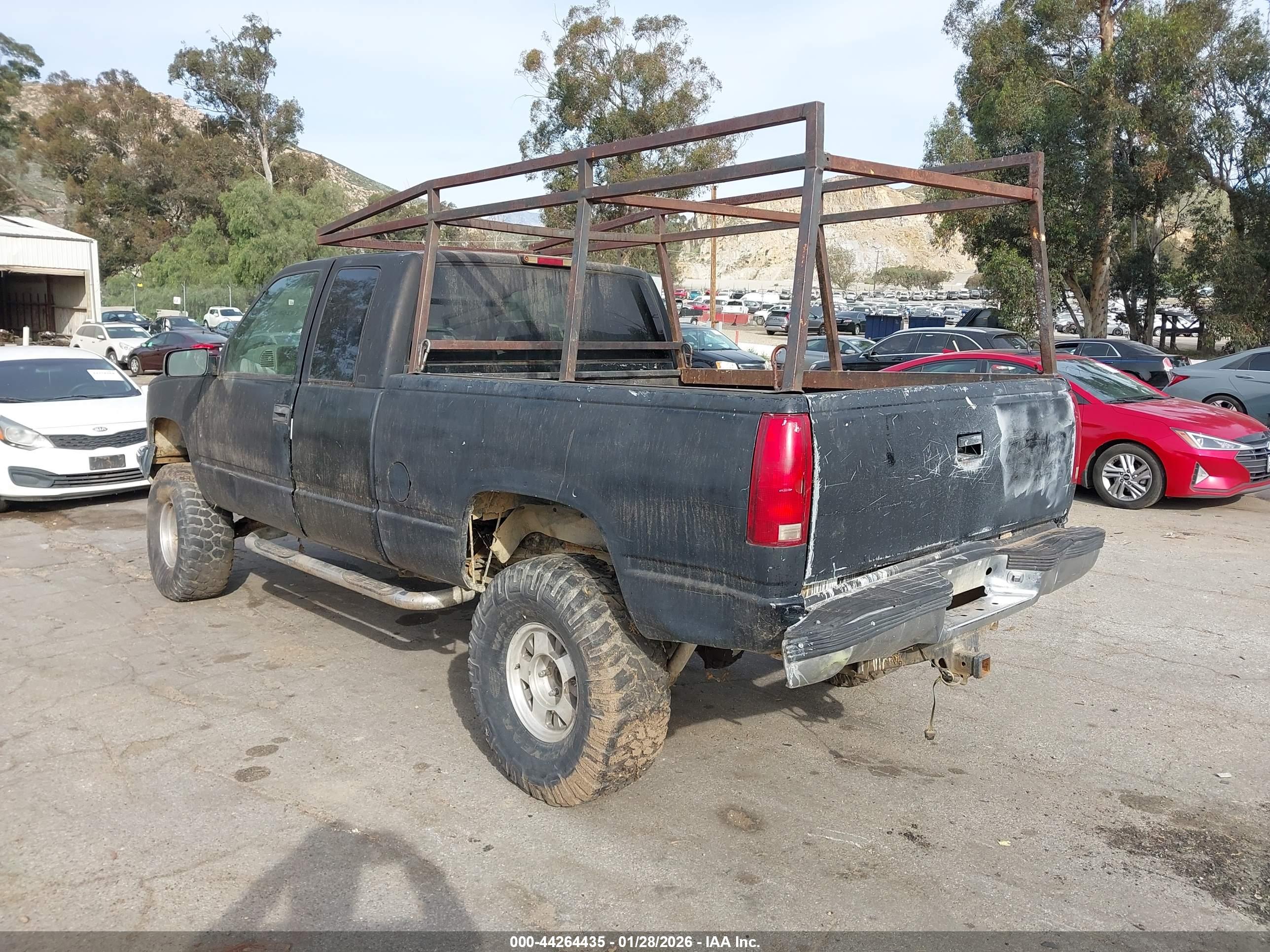 CHEVROLET C1500 image 3