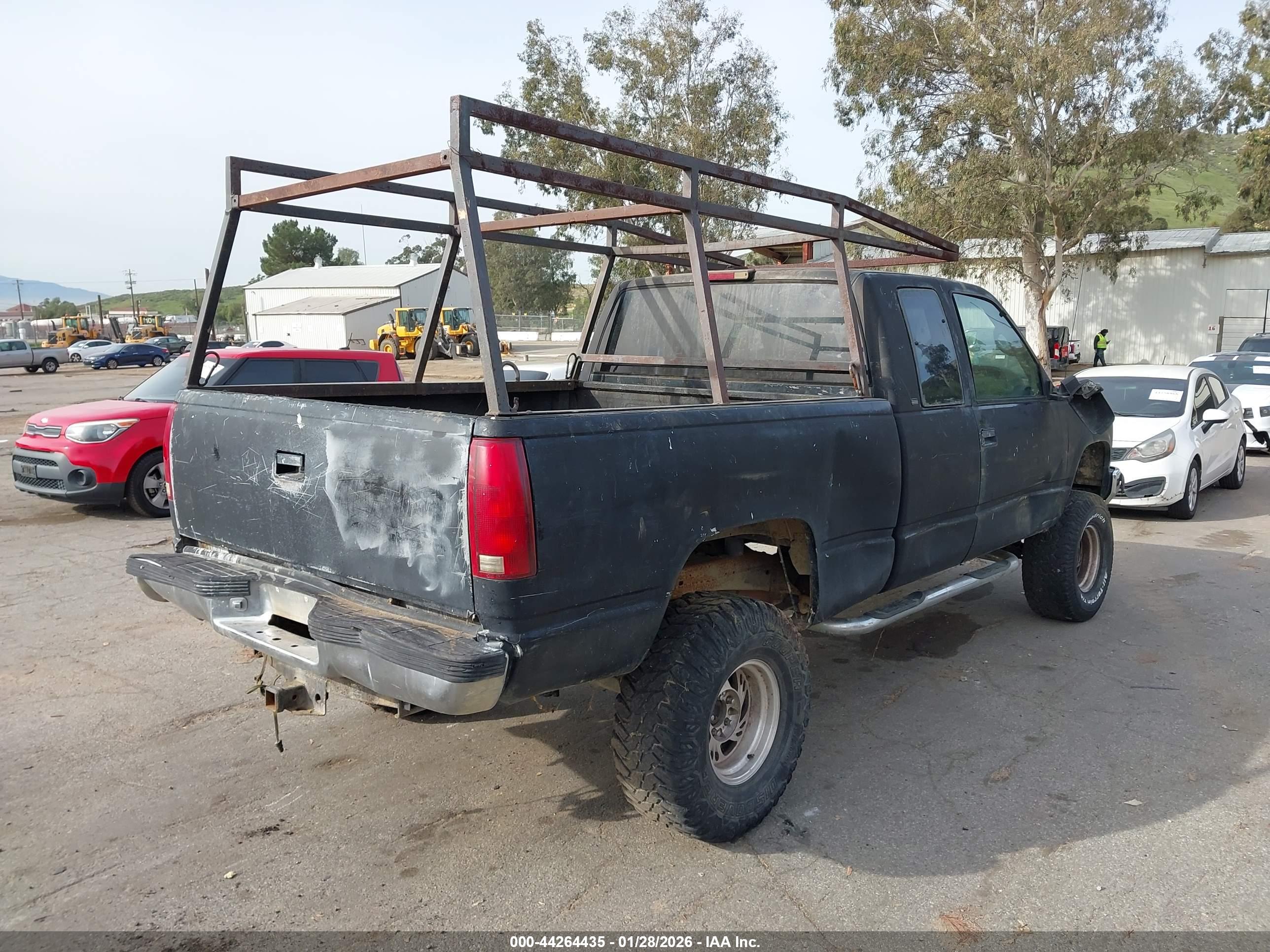CHEVROLET C1500 image 4