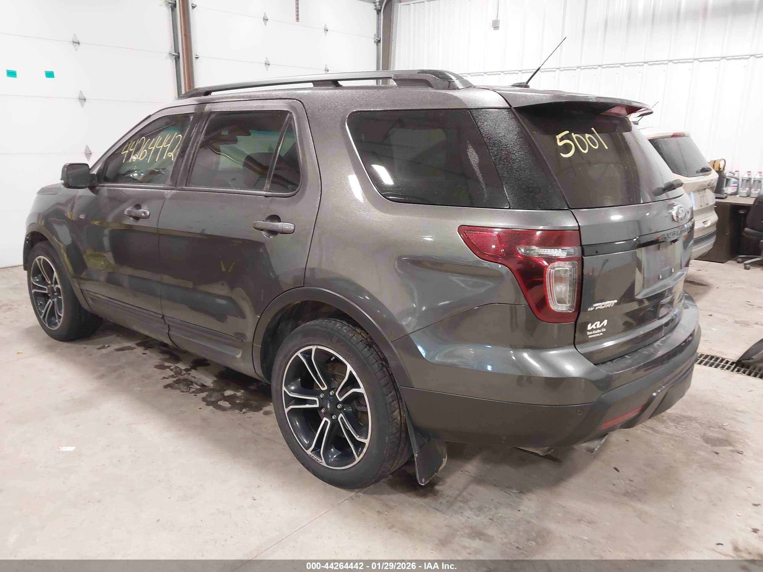 FORD EXPLORER image 3