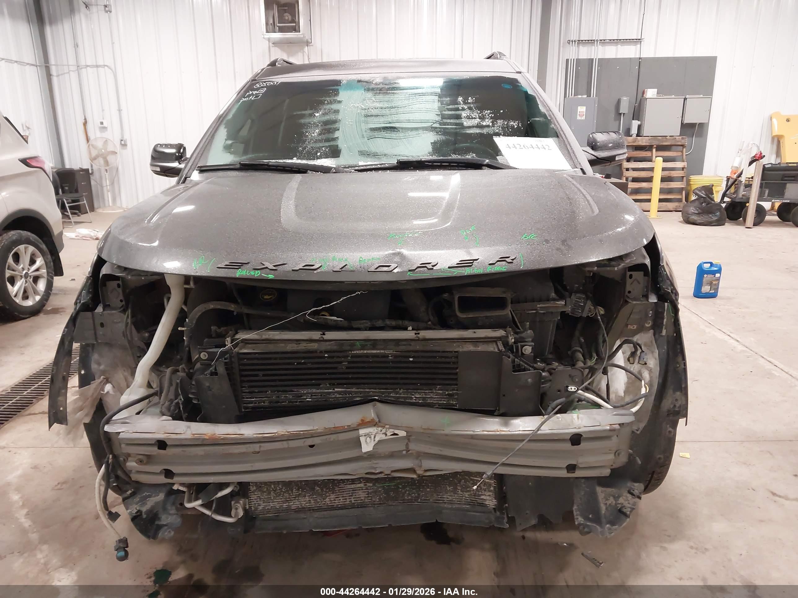 FORD EXPLORER image 6
