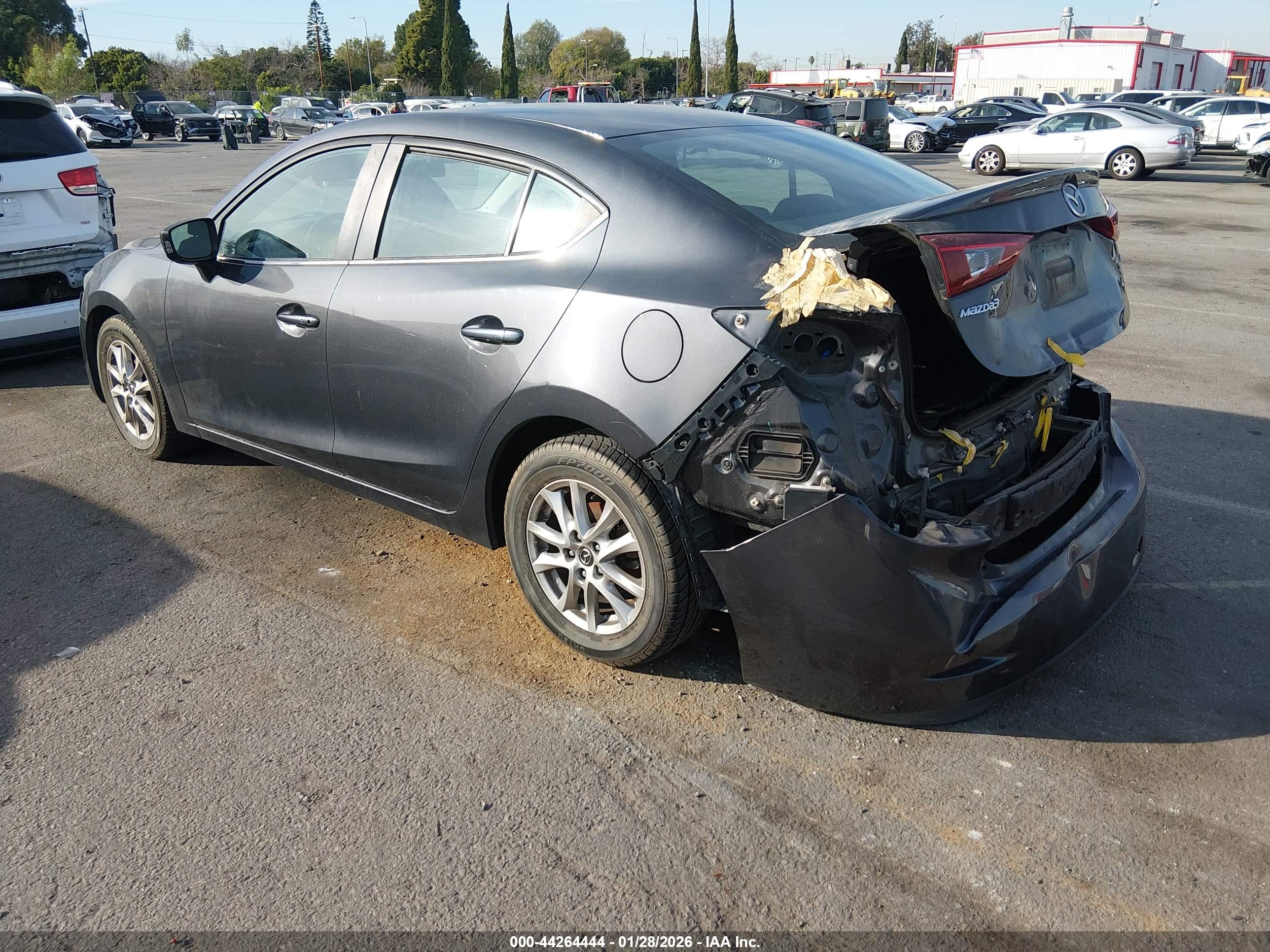 MAZDA MAZDA3 image 3