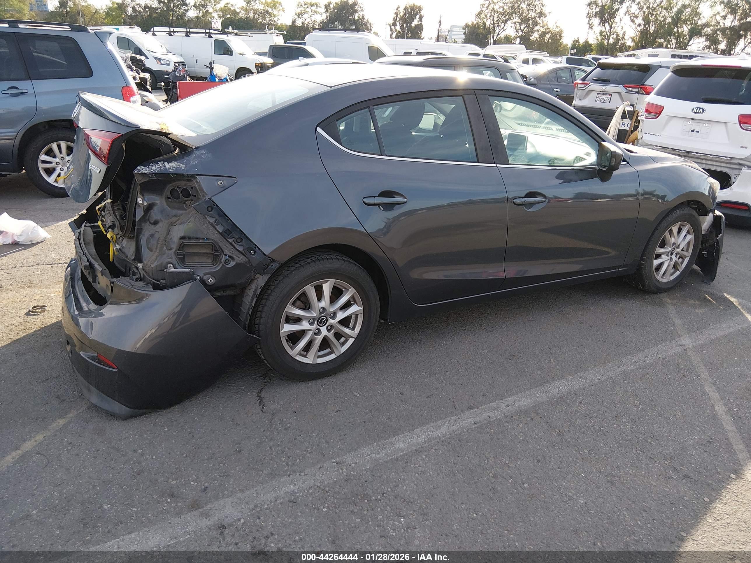 MAZDA MAZDA3 image 4