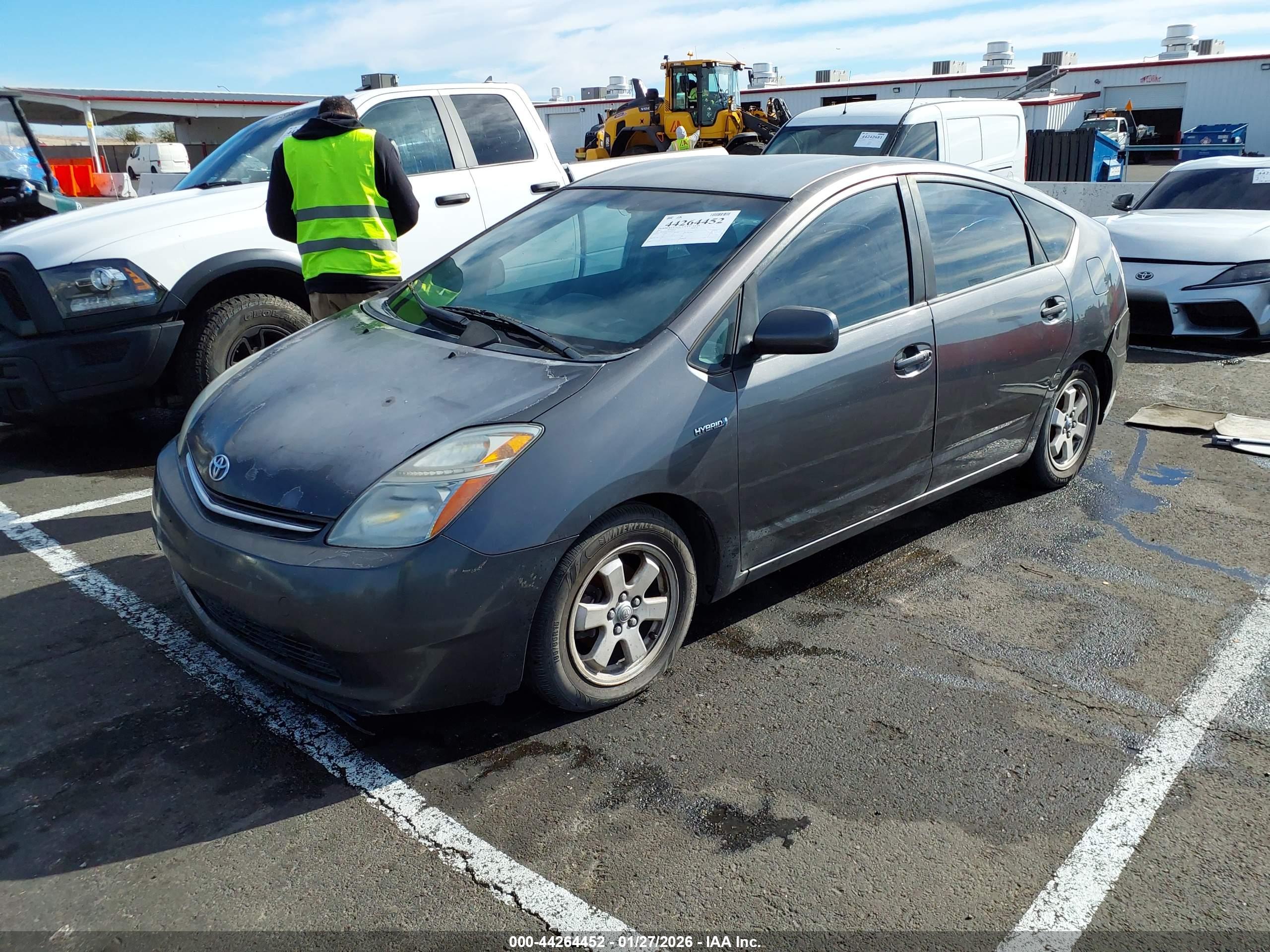 TOYOTA PRIUS image 2