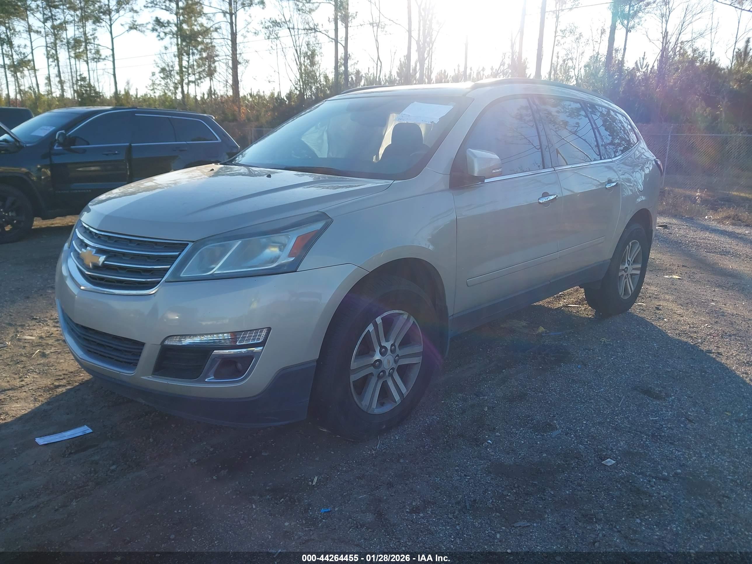CHEVROLET TRAVERSE image 2