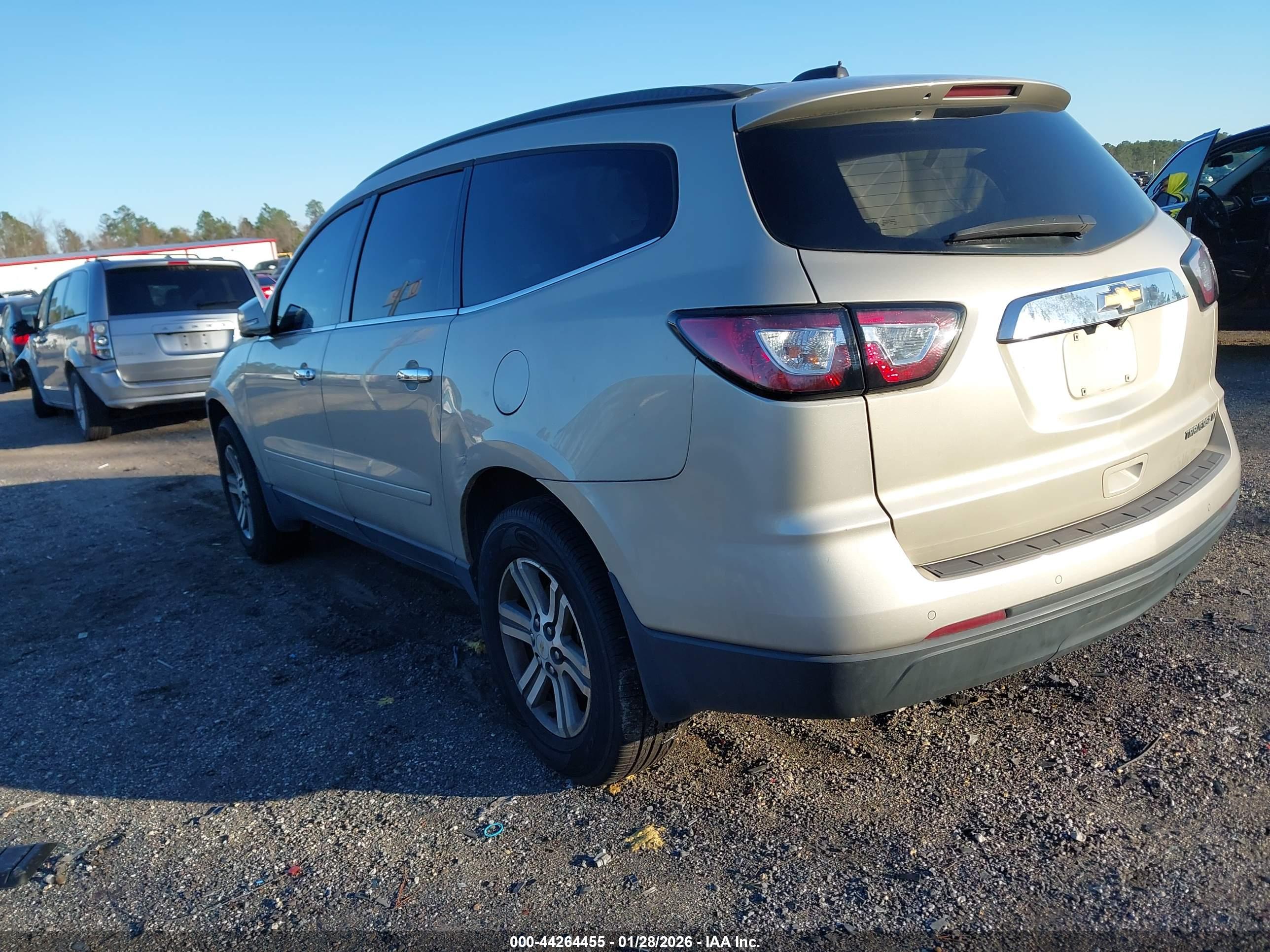 CHEVROLET TRAVERSE image 3