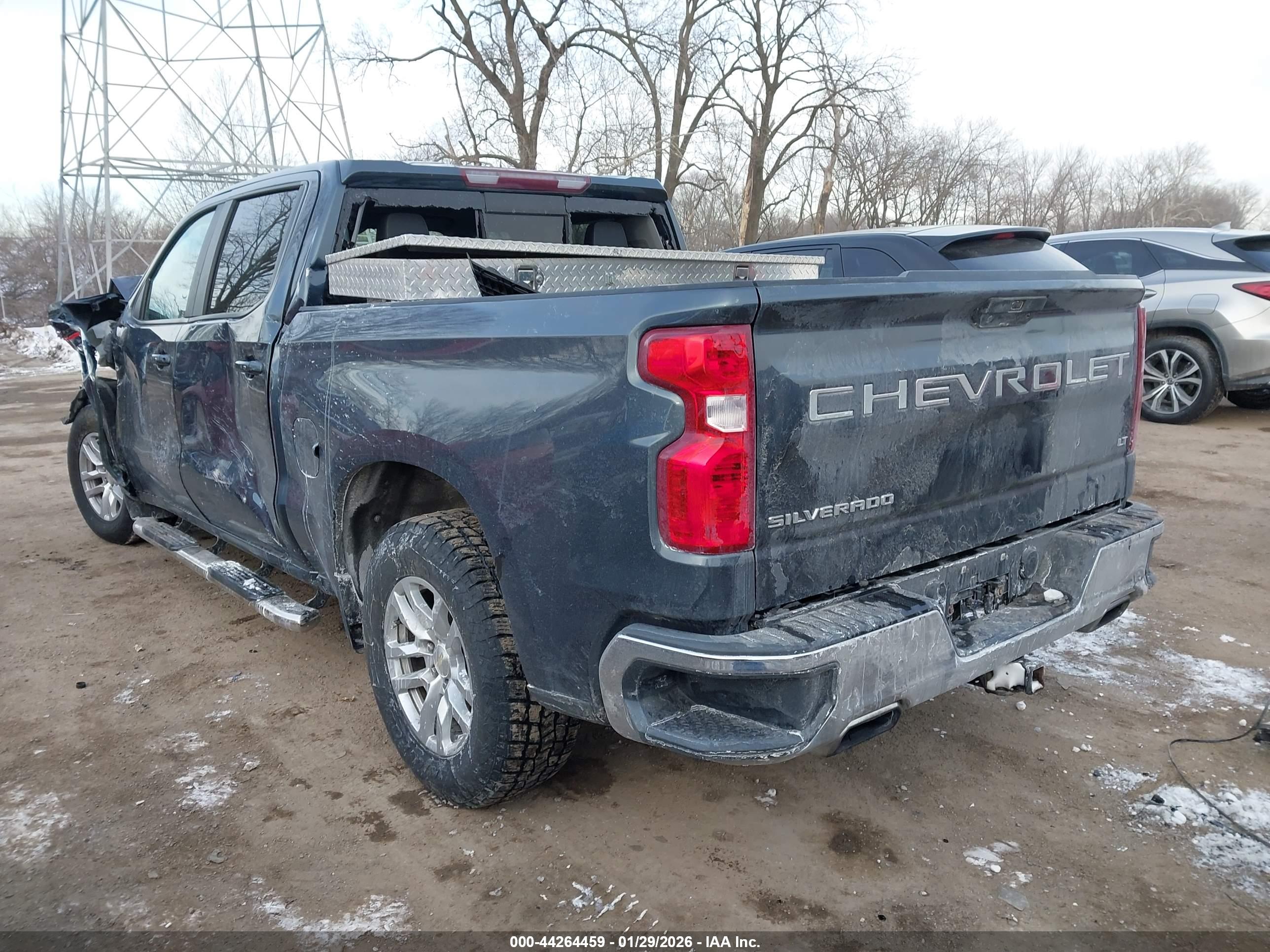 CHEVROLET SILVERADO image 3