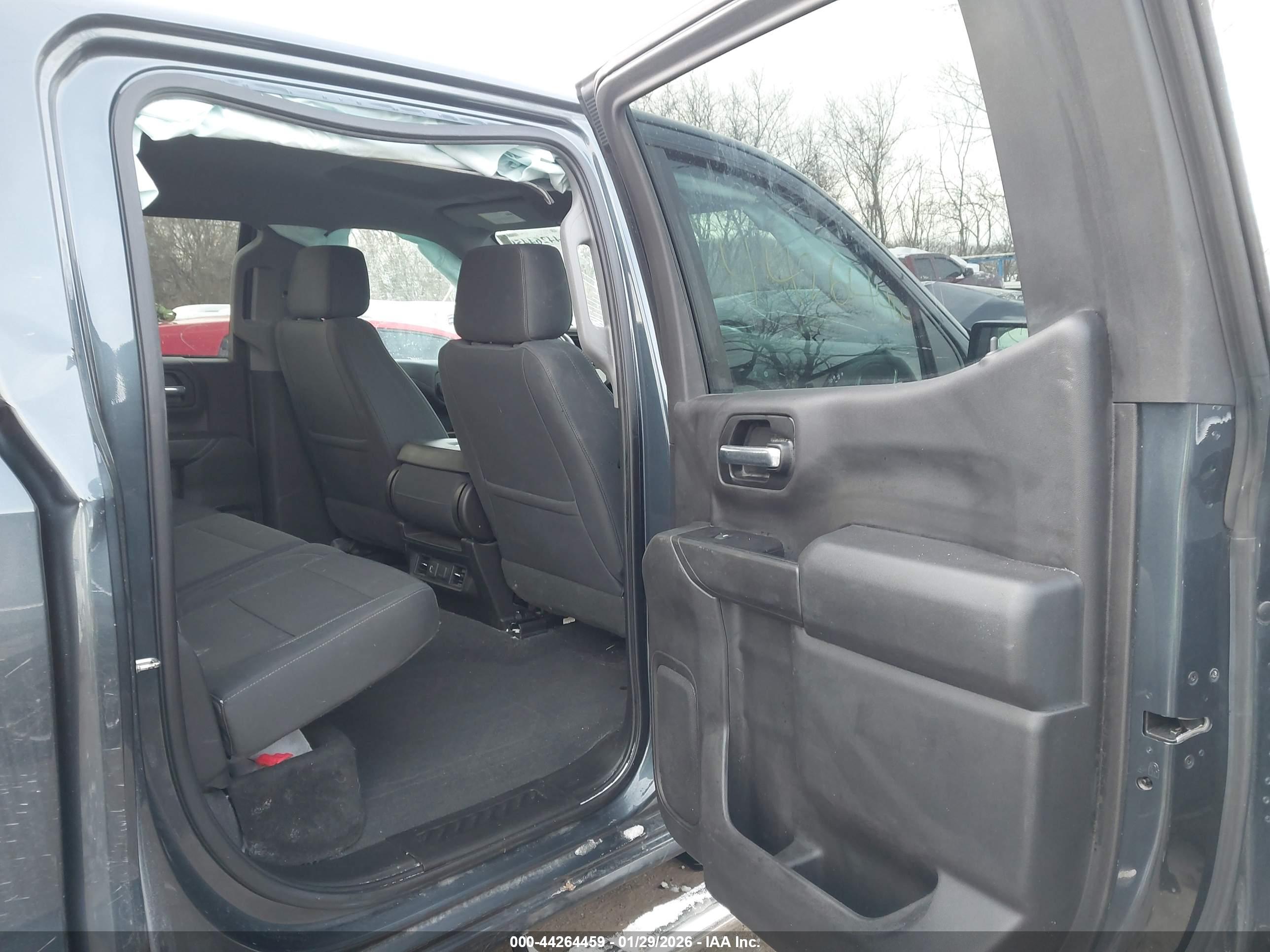 CHEVROLET SILVERADO image 8