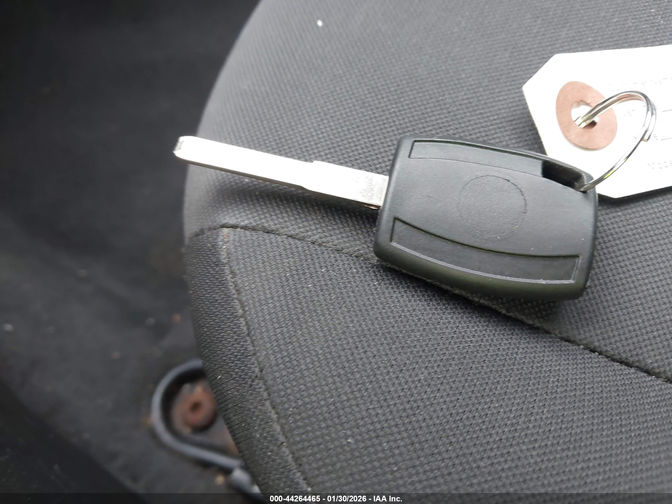 FORD FIESTA image 11