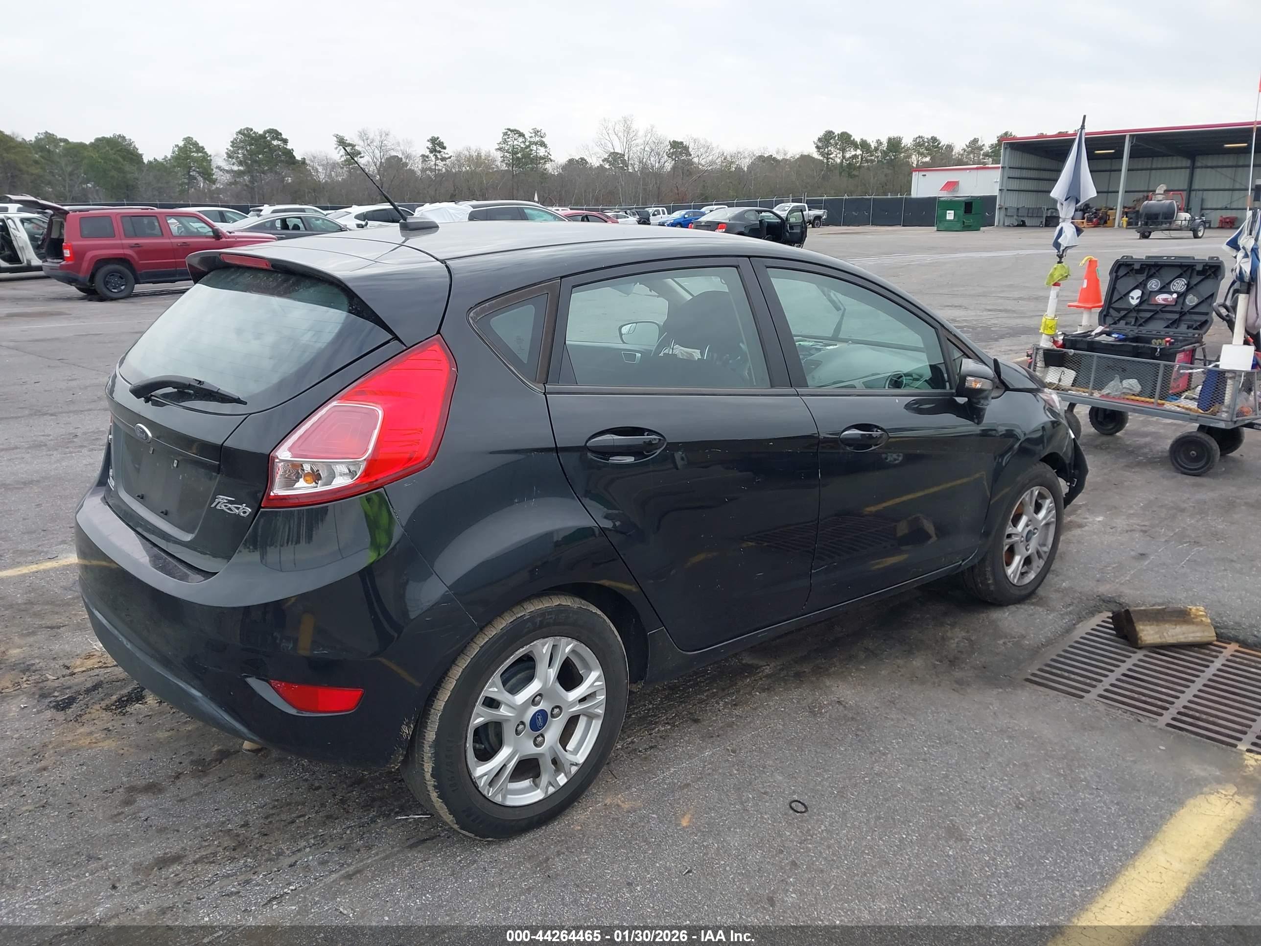FORD FIESTA image 4