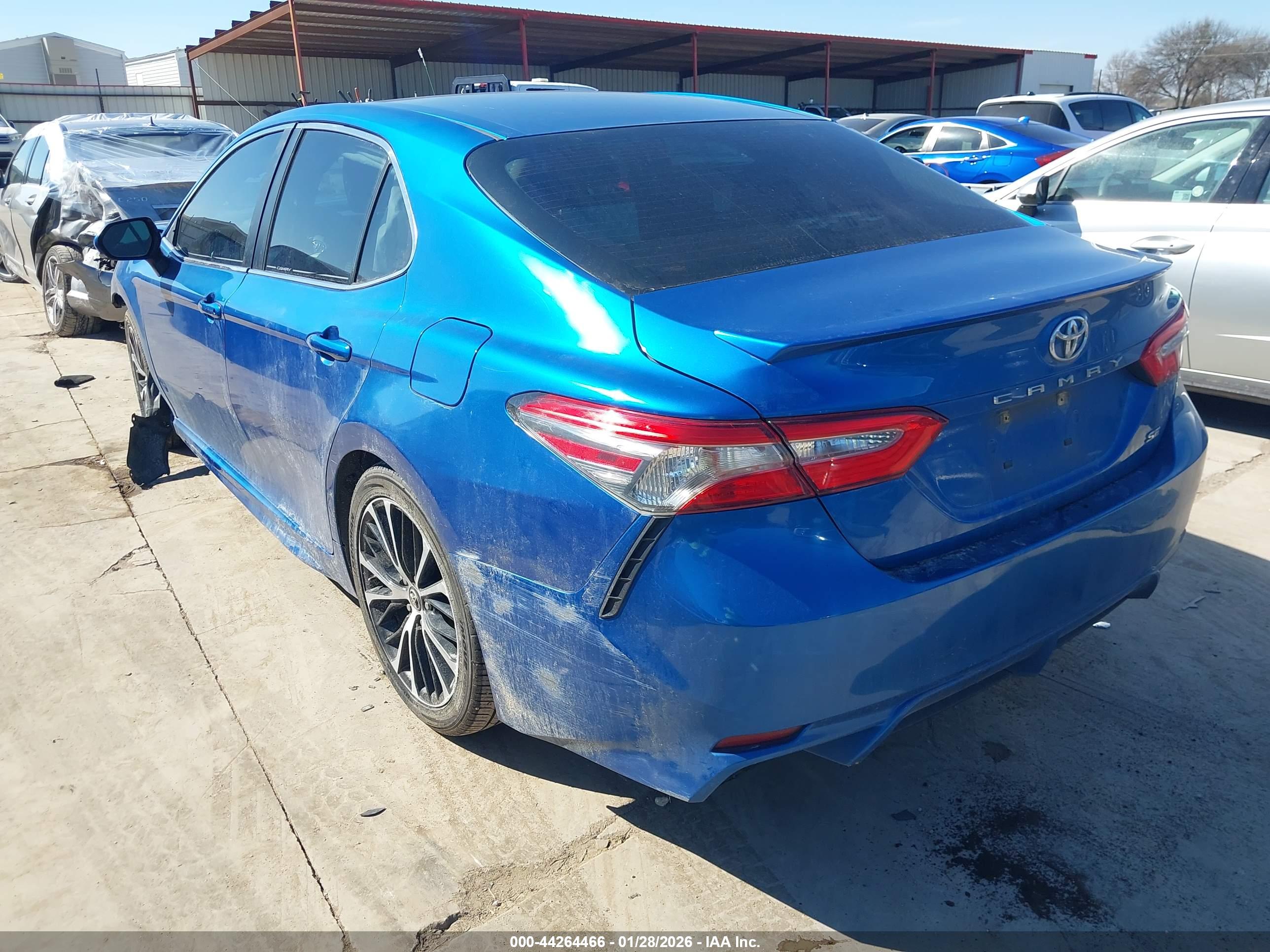TOYOTA CAMRY image 3