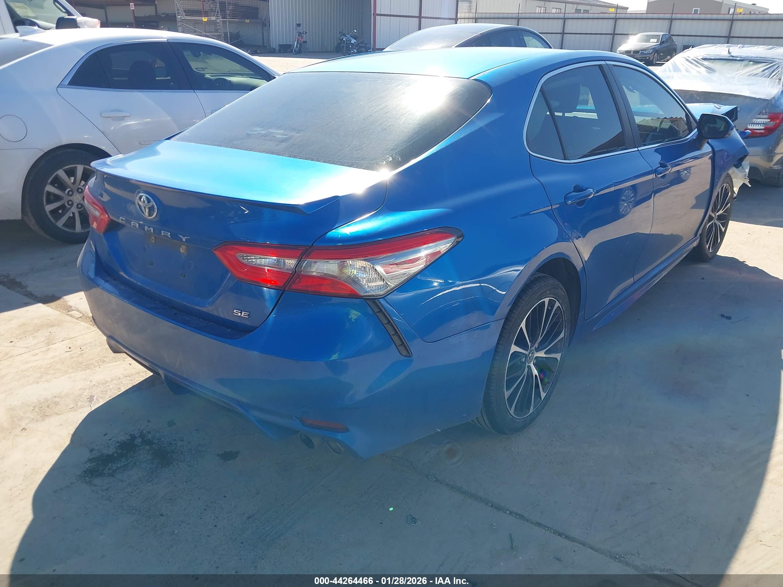 TOYOTA CAMRY image 4