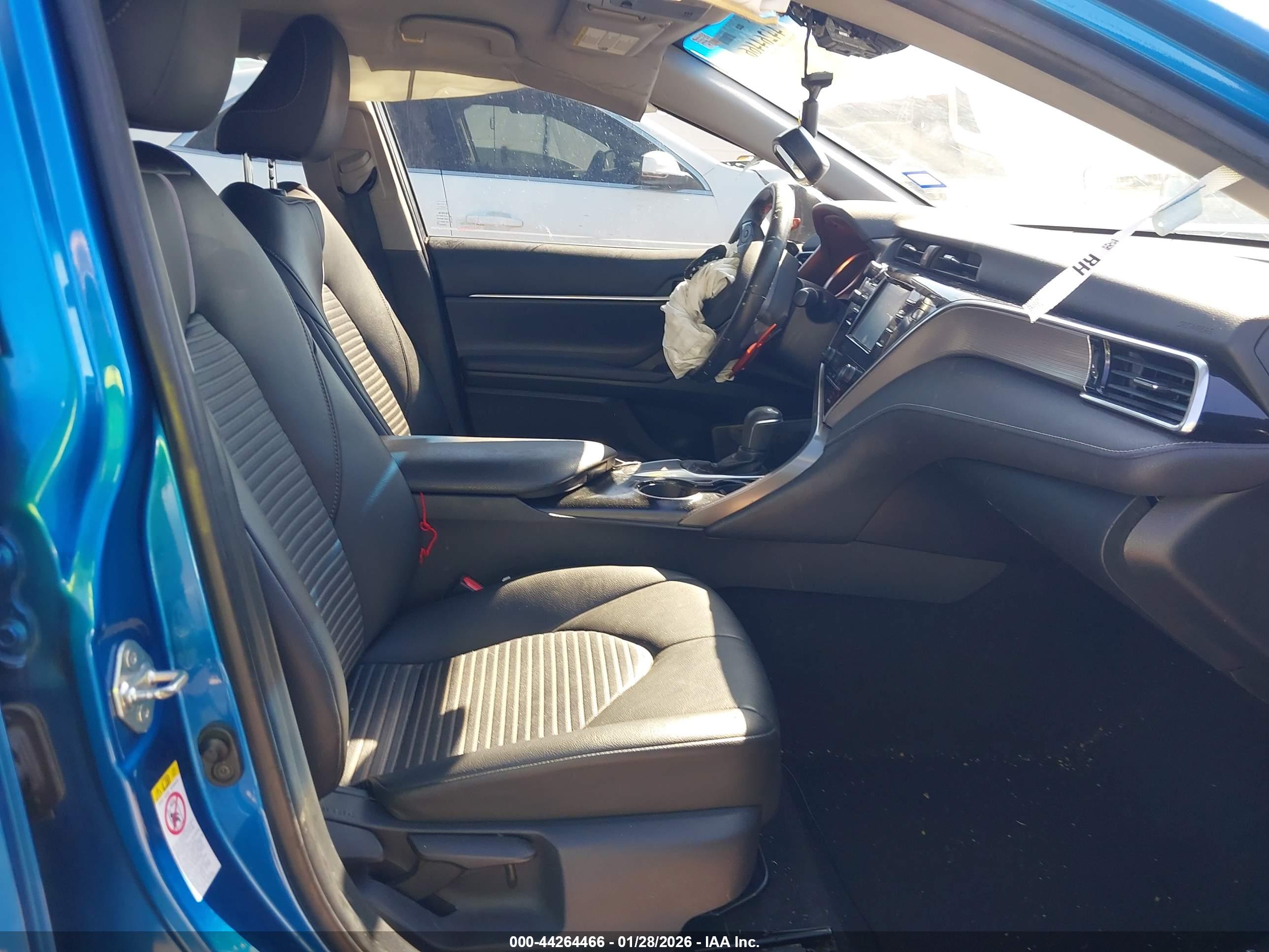 TOYOTA CAMRY image 5
