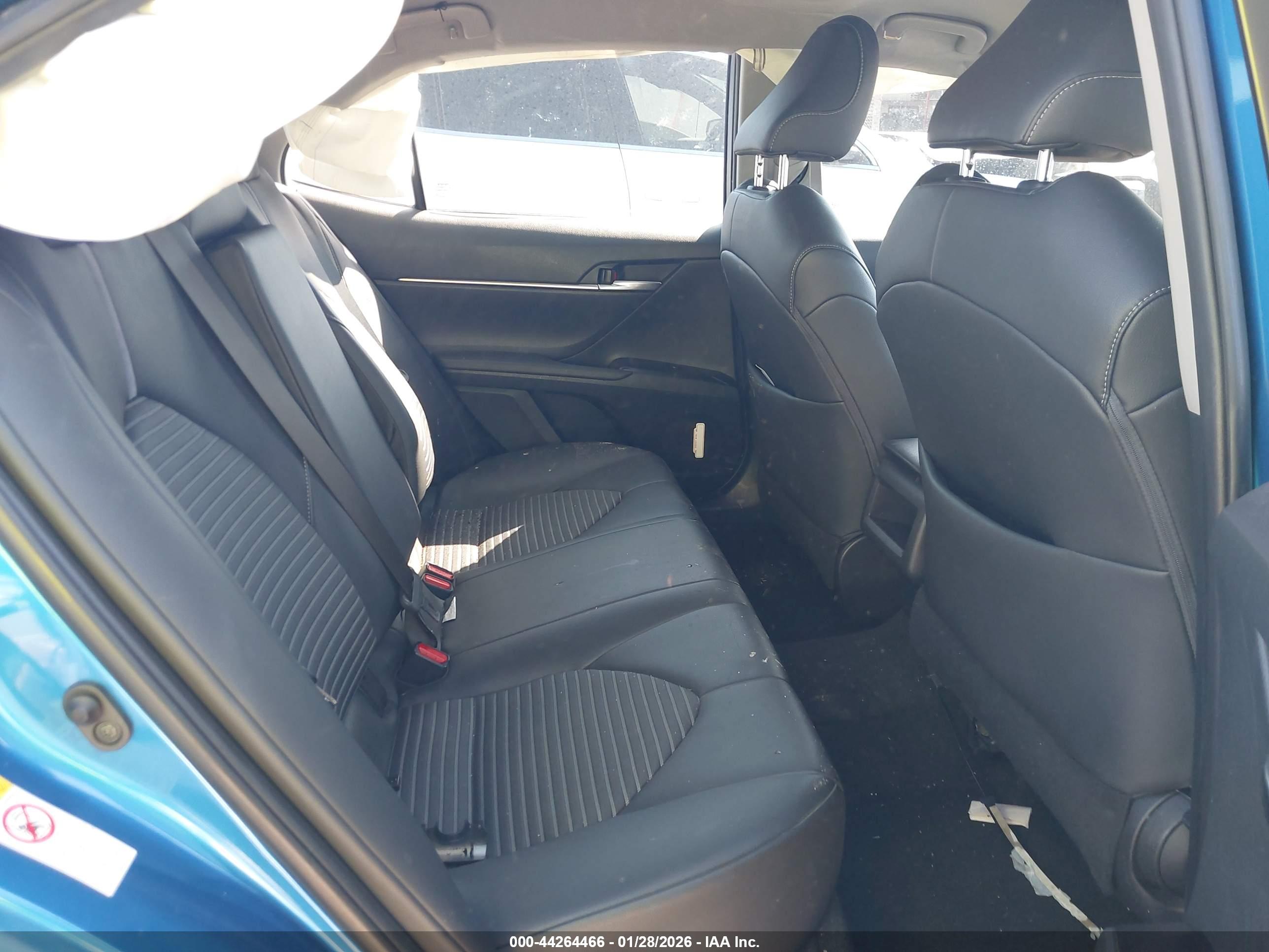 TOYOTA CAMRY image 8