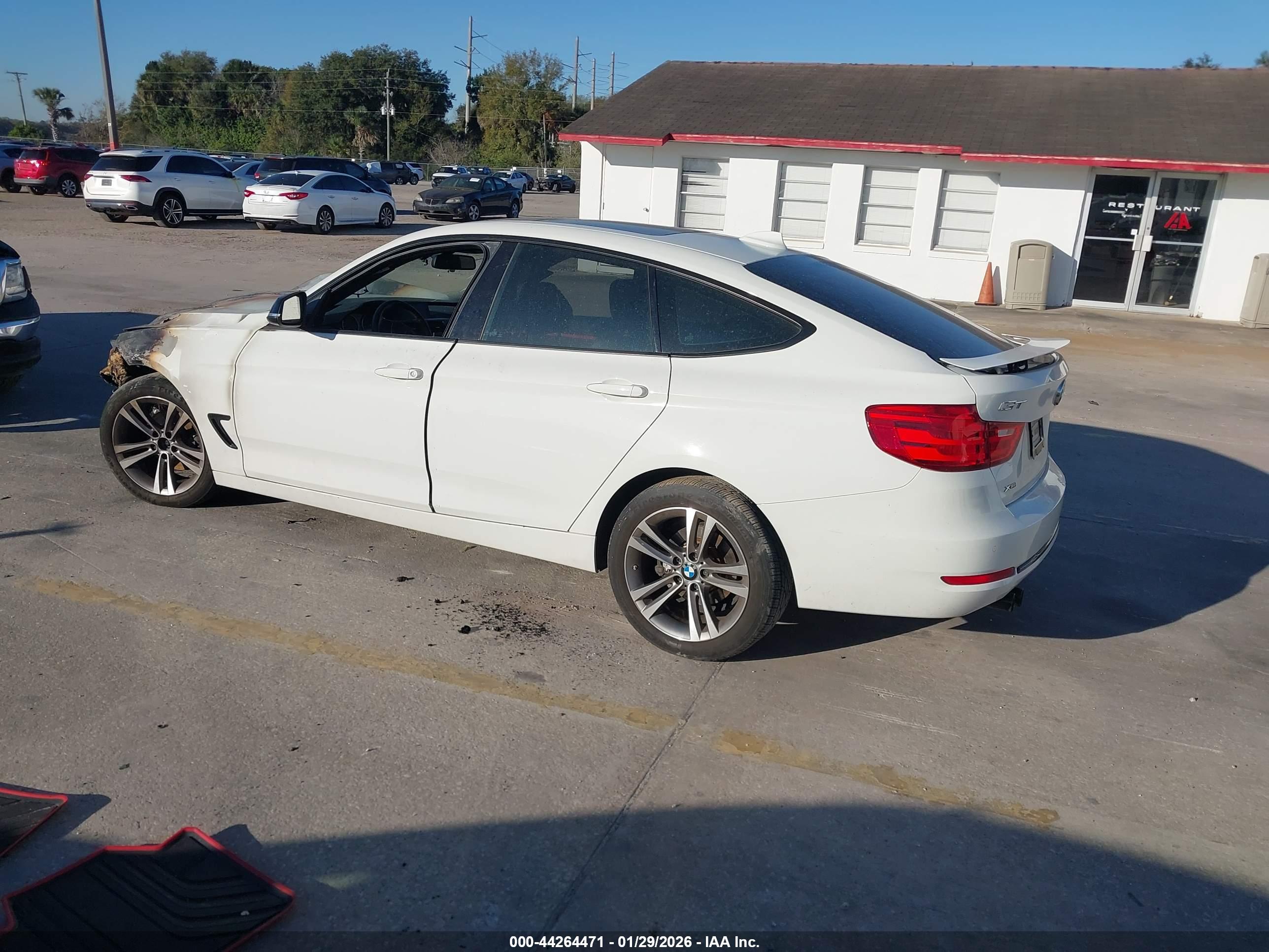 BMW 328I image 3