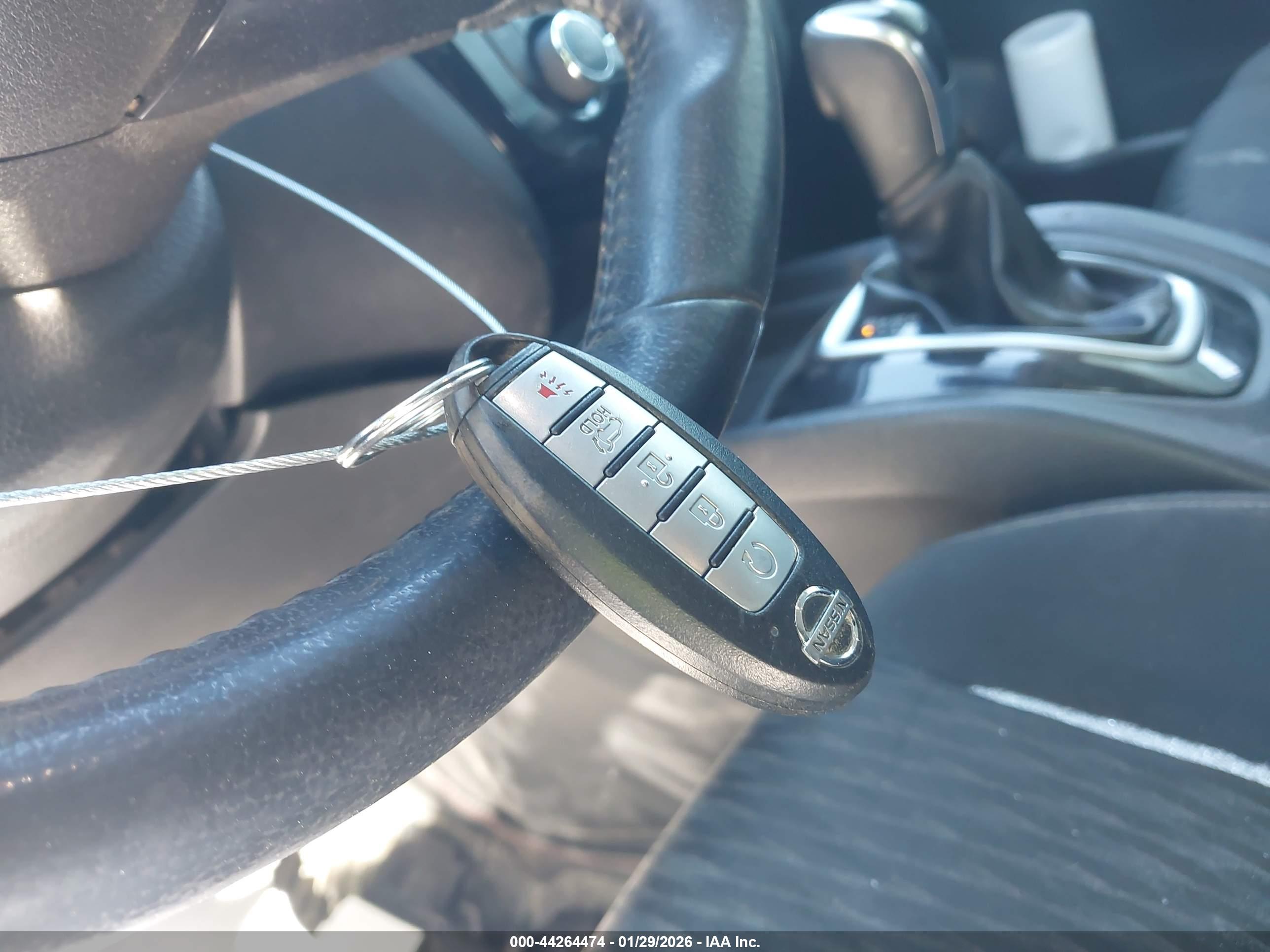 NISSAN ROGUE image 11