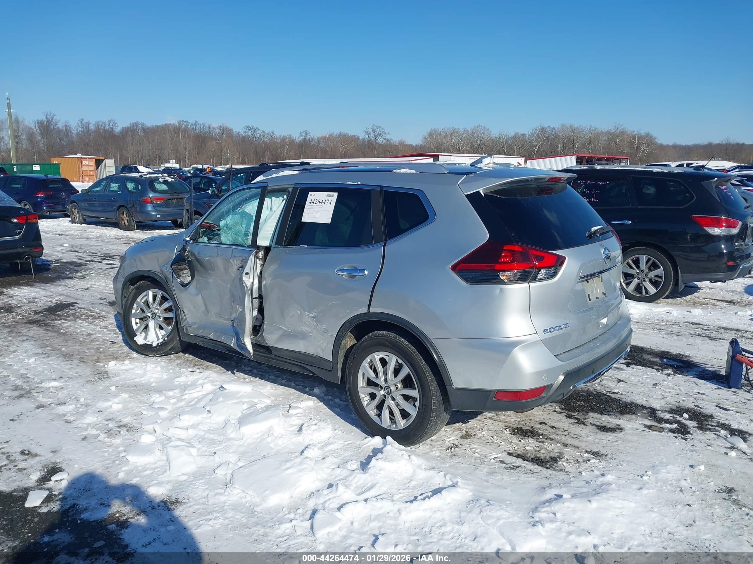 NISSAN ROGUE image 3